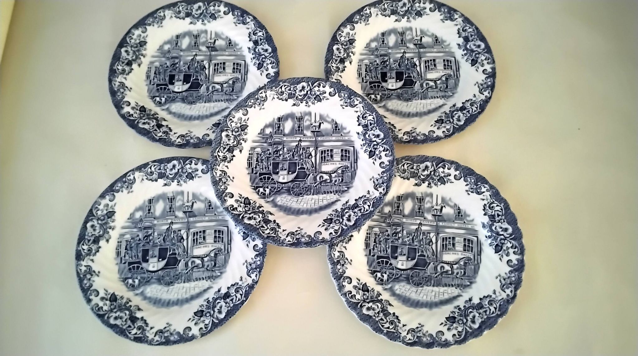 5 Assiettes à dessert en porcelaine Anglaise Johnson Bross