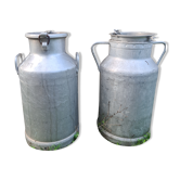 lot de 2 anciens pots à lait en aluminium