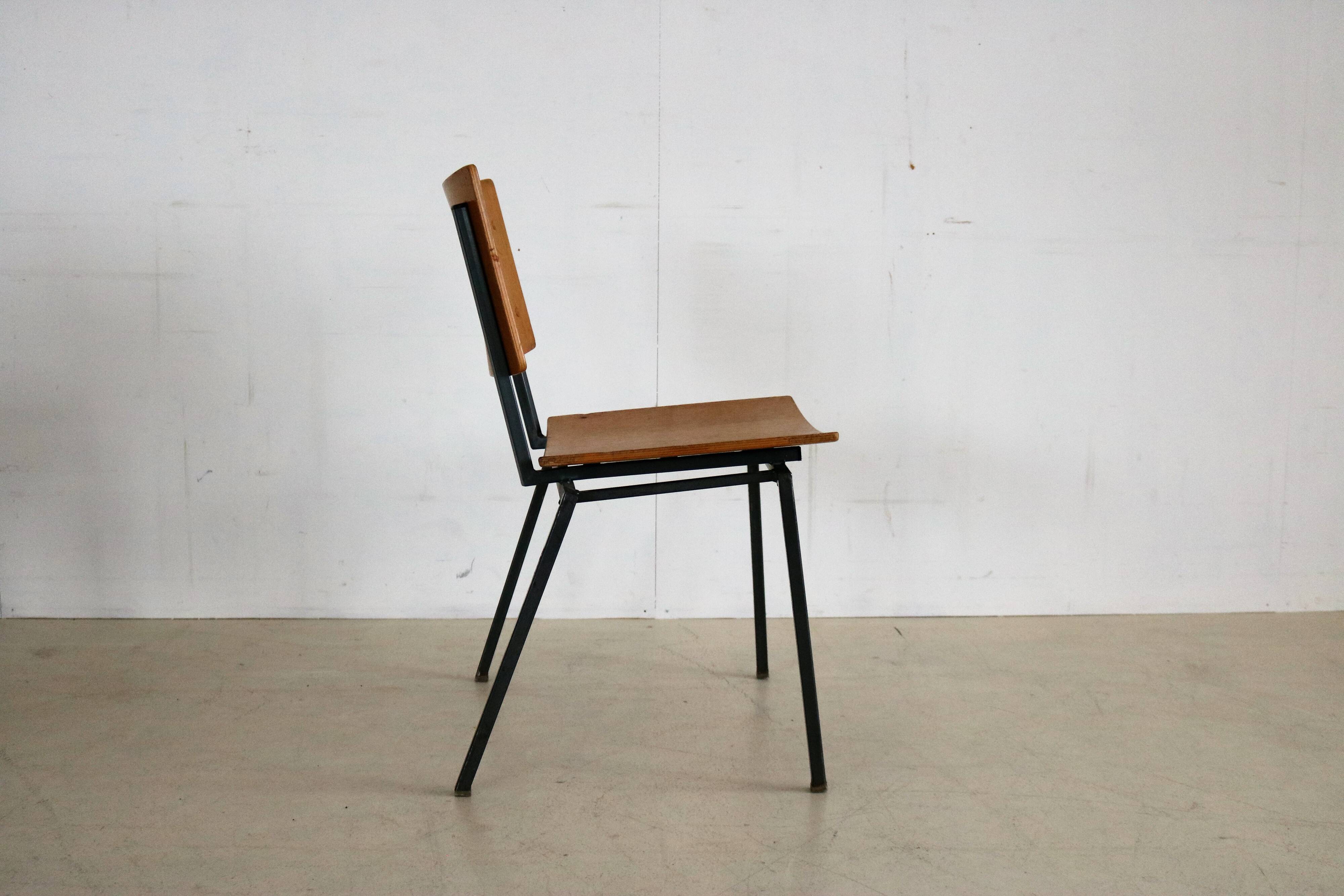 Set of 10 industrial chairs