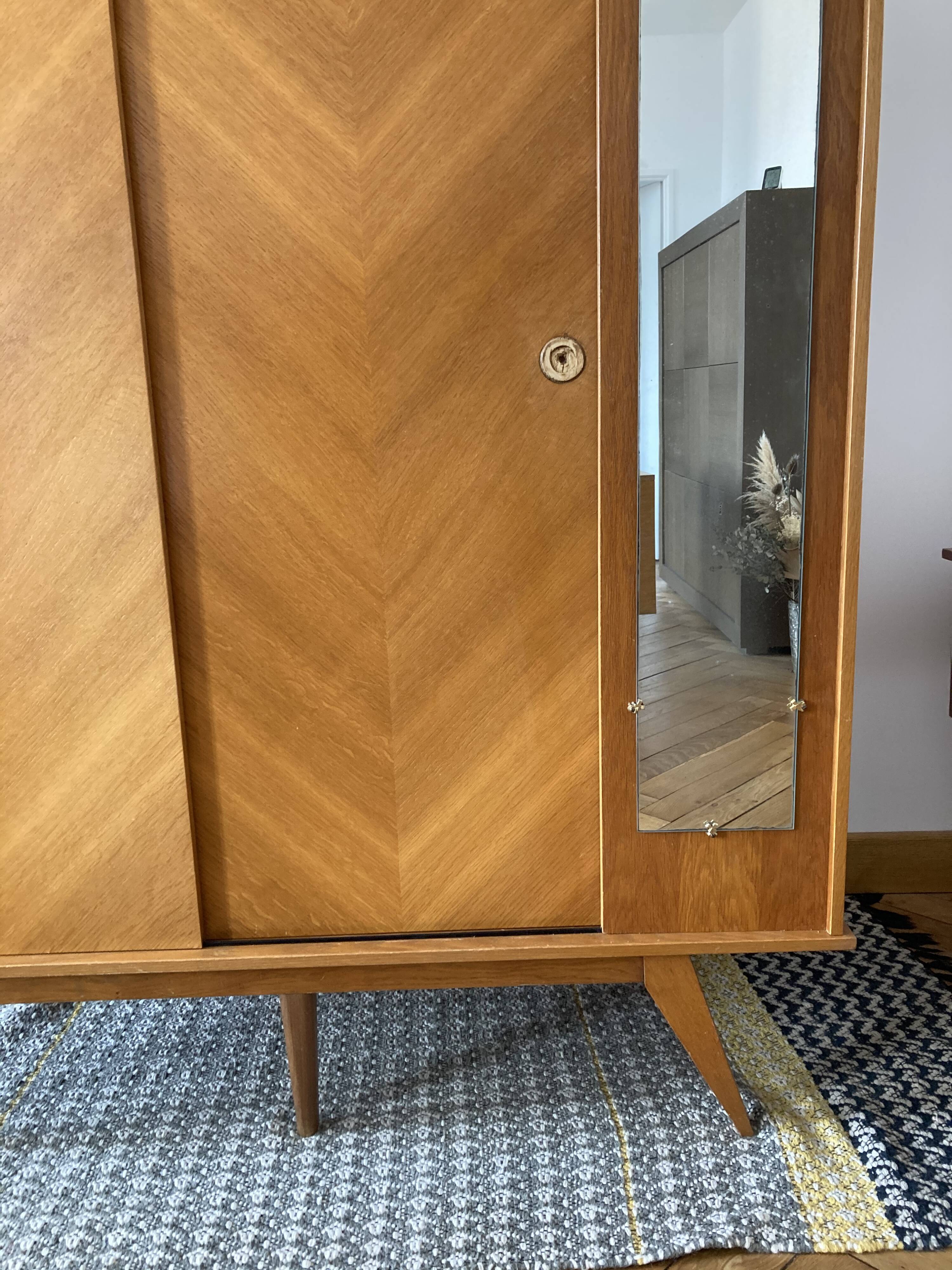 Wardrobe sliding doors compass feet