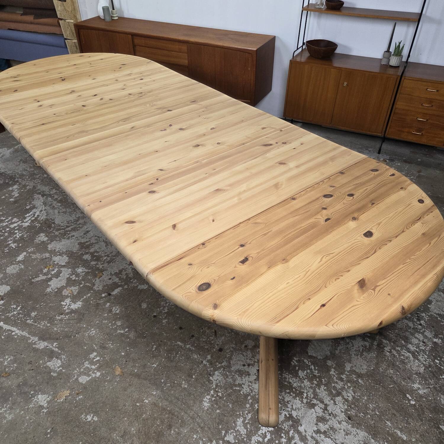 Dyrlund, vintage 1960s XXXXL extendable Danish dining table