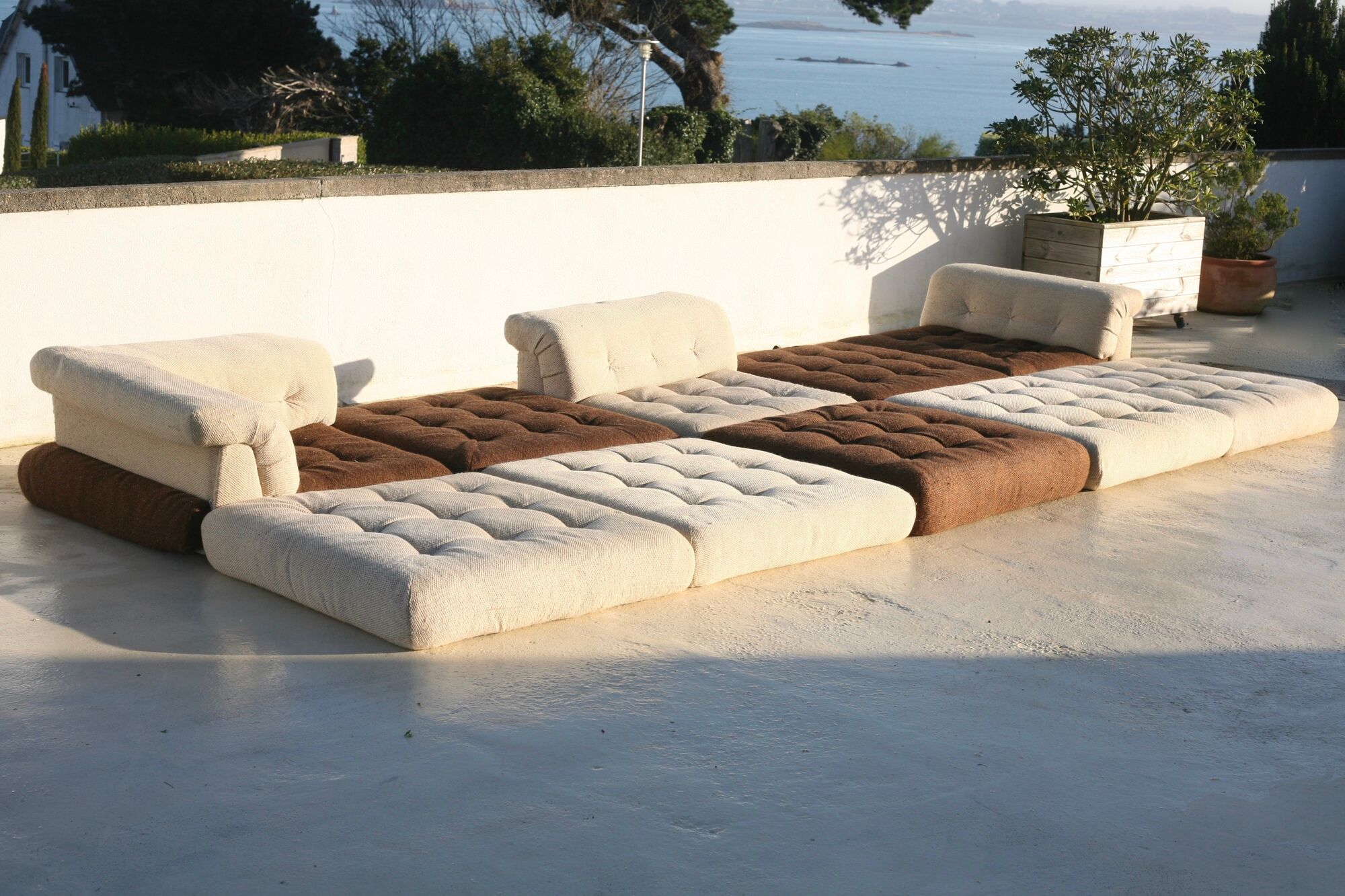 Modular sofa Mah Jong, Hans Hopfer, France, 1971. Roche Bobois Edition.