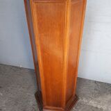 Wooden harness column - interior storage