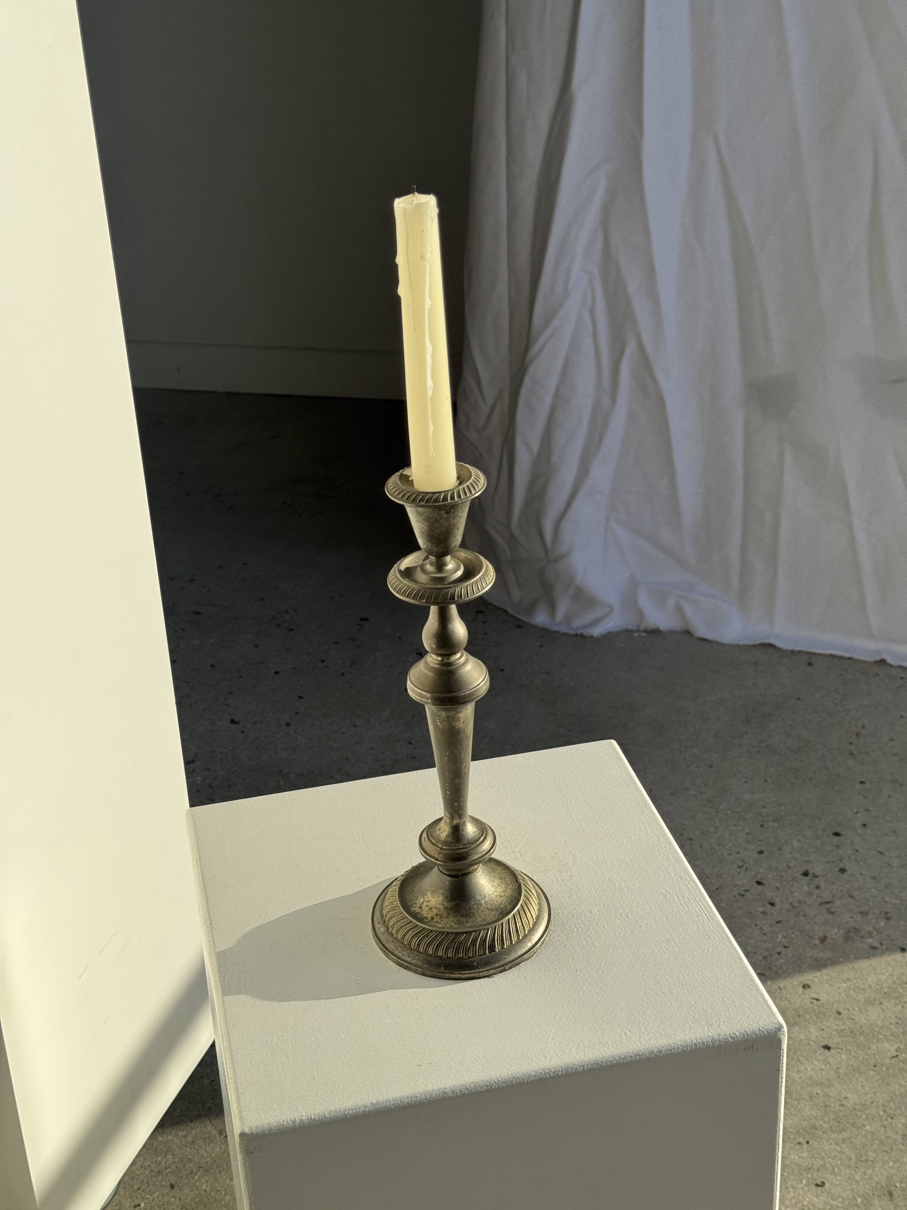 Large antique silver-plated candlestick H29 D10.5