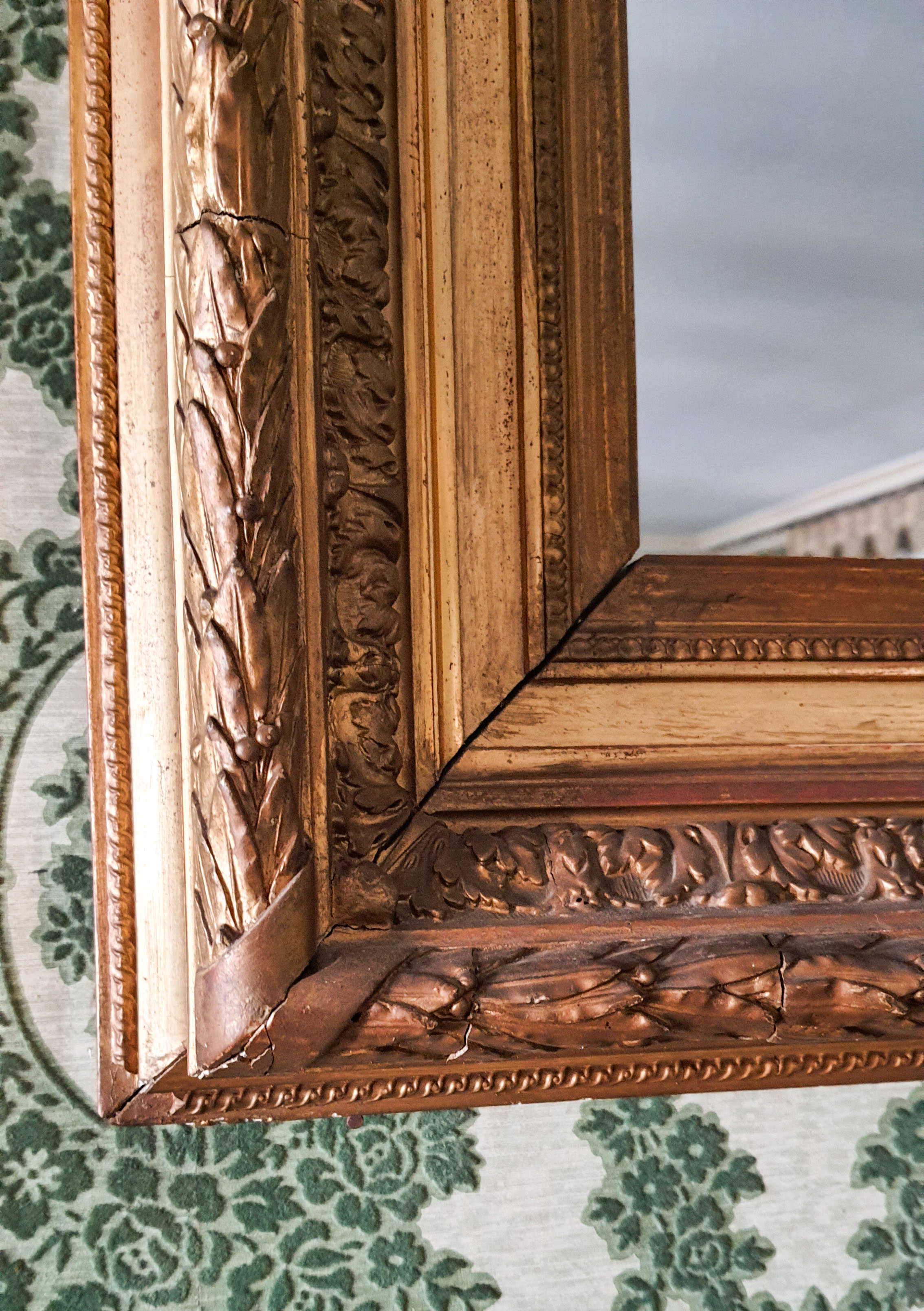 Mirror framing Napoleon III gilding gold leaf
