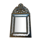 Miroir parclose XIXe en métal repoussé