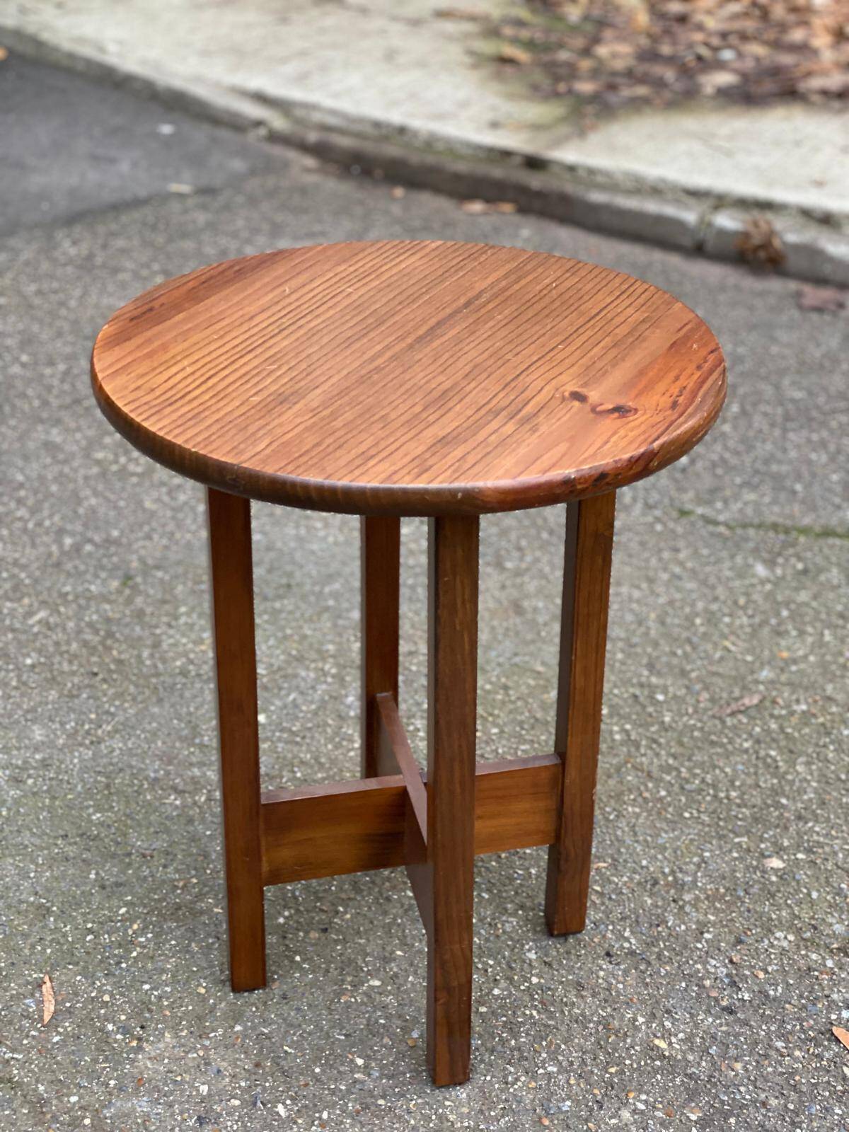 Round Scandinavian side table in solid wood, 1980
