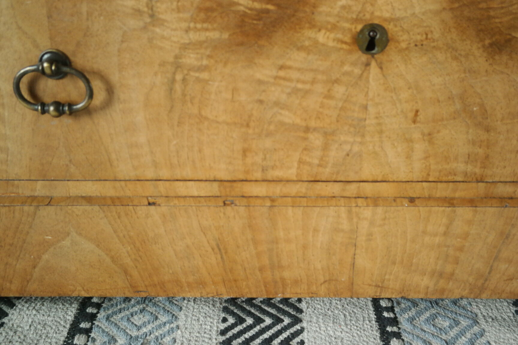 Louis Philippe style chest of drawers in light walnut, 20th century