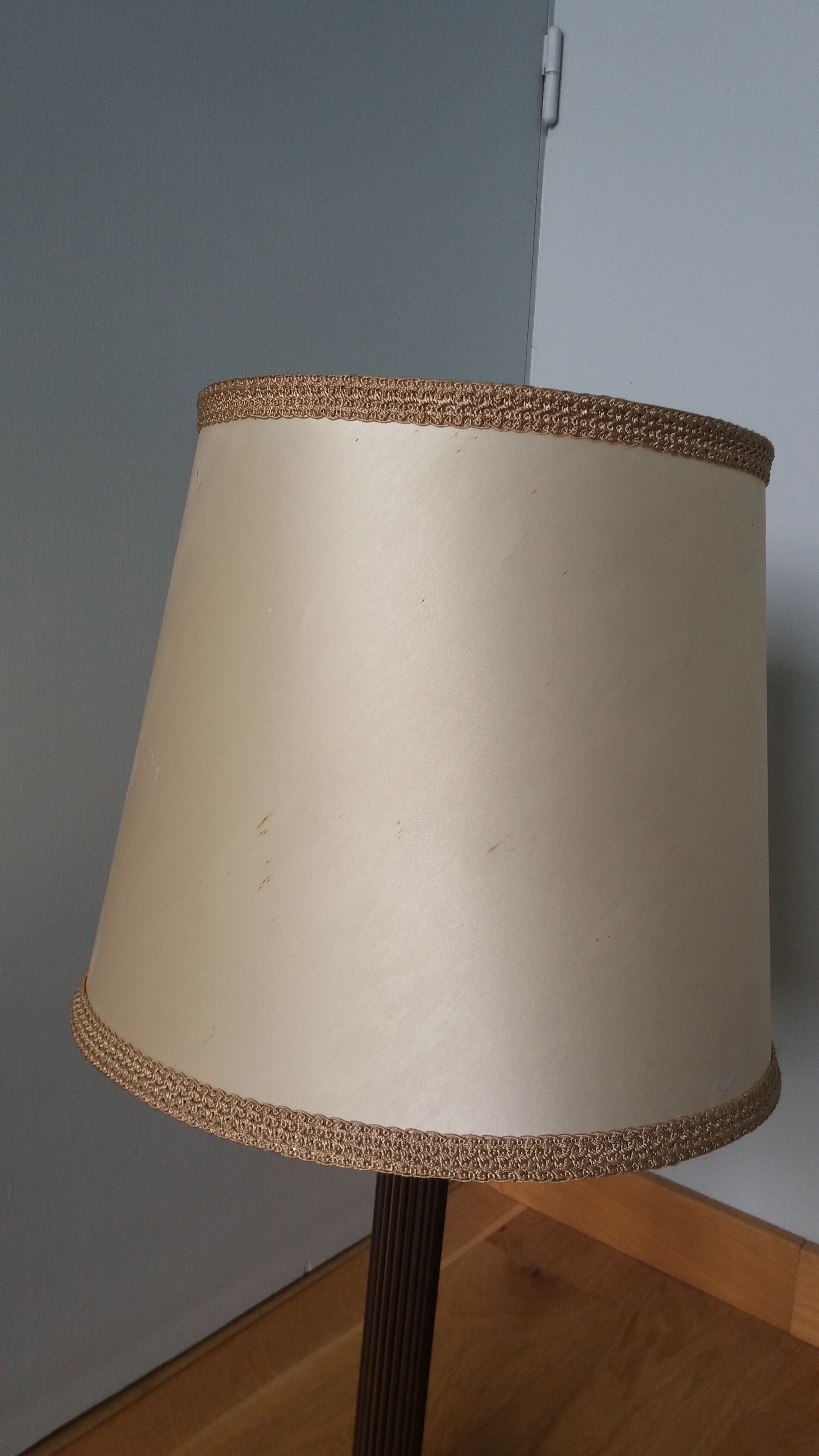 Antique column lamp in marble and gilded metal