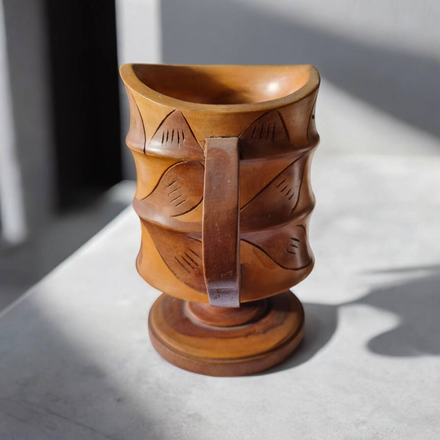 Solid wood vase pot