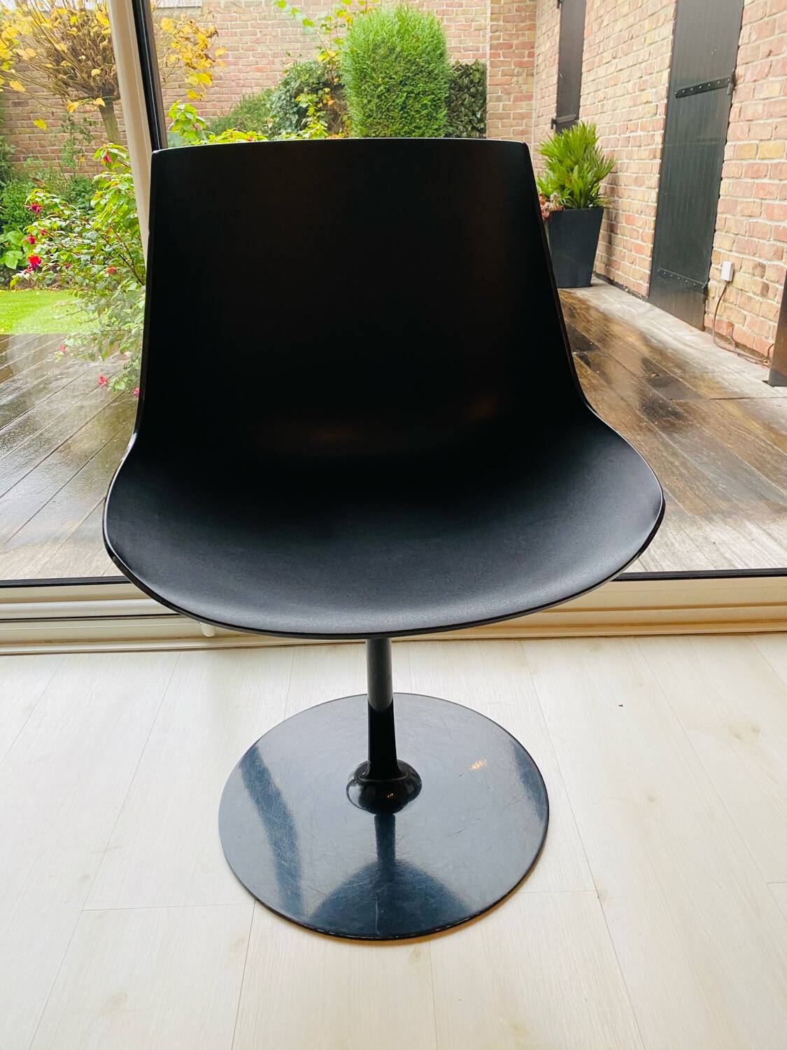 Flow 0526 black chair - MDF Italia - Jean-Marie Massaud