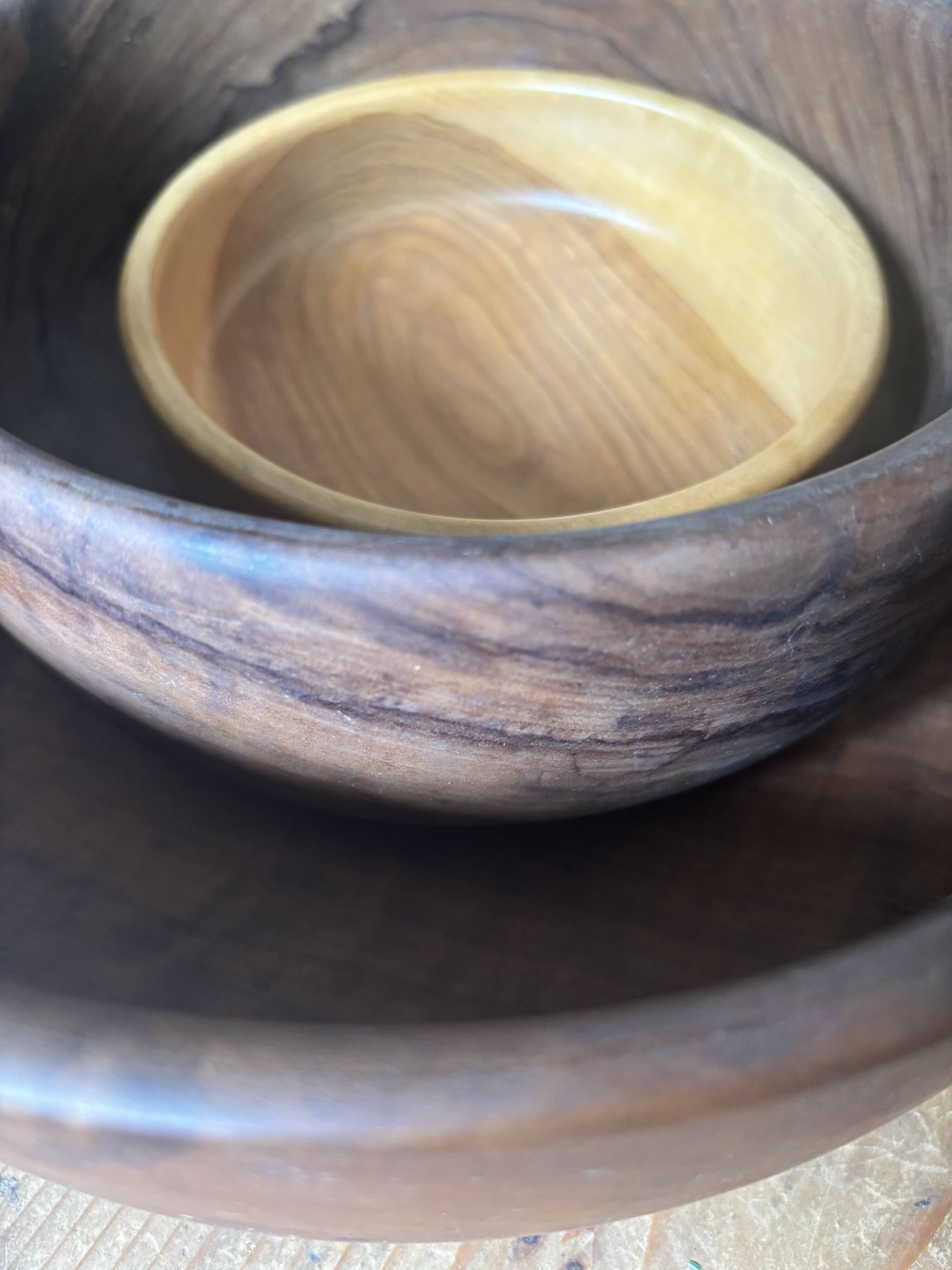 Ensemble de trois coupes en véritable bois d'olivier, fartisanaux, vintage
