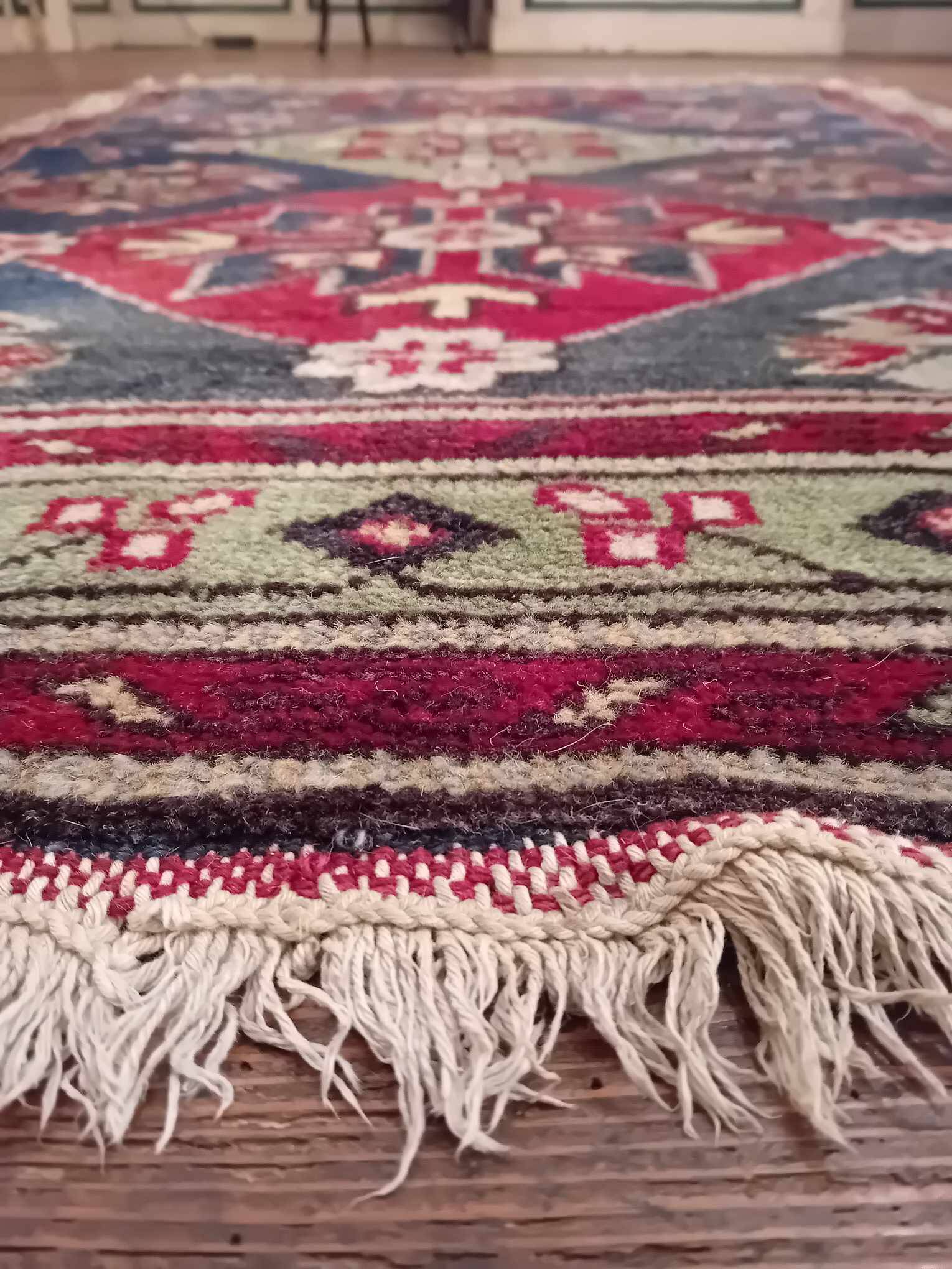Handmade Indo-Caucasian rug 180x120cm