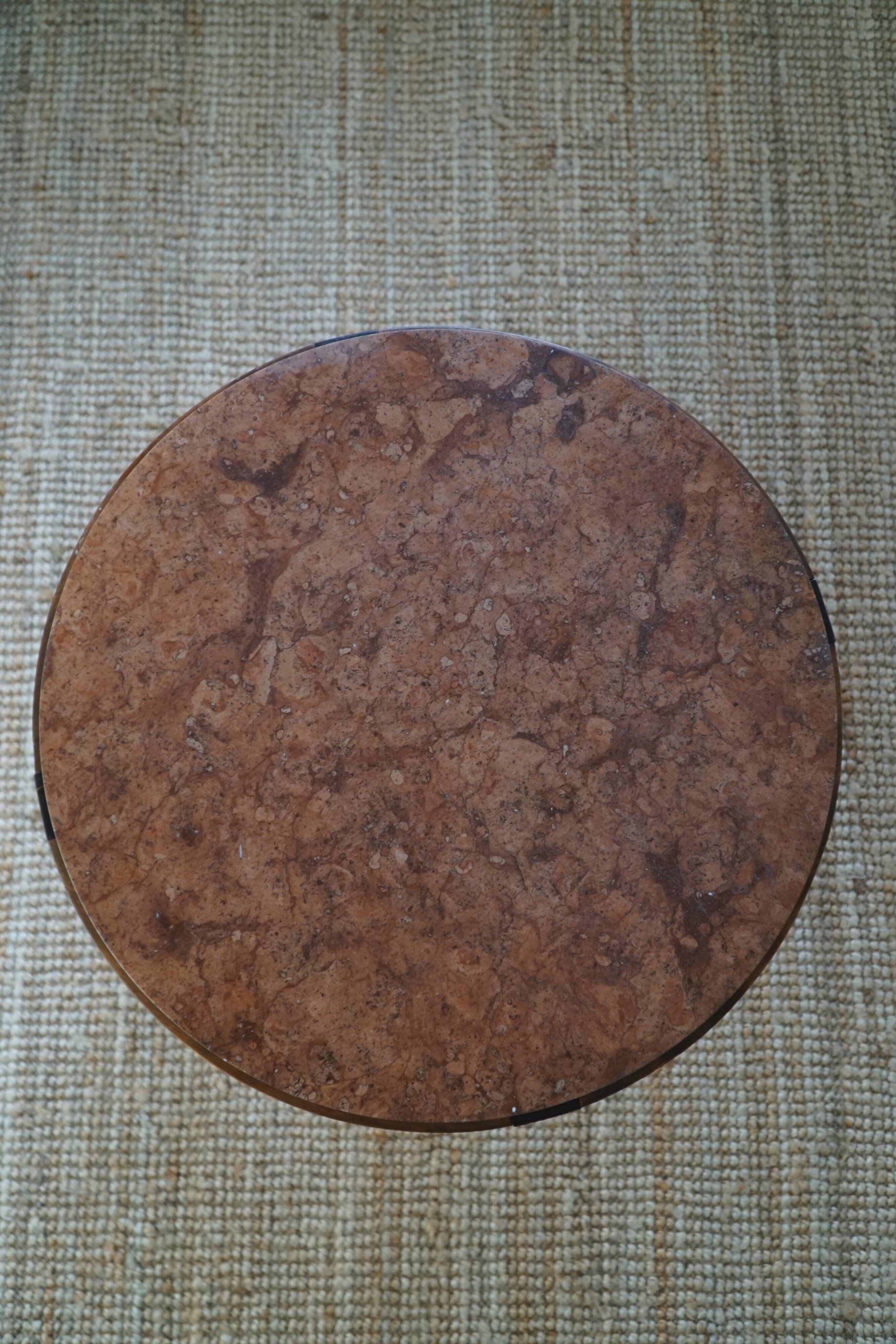 Table d'appoint ronde Art déco en hêtre et marbre, par un ébéniste danois, années 1940