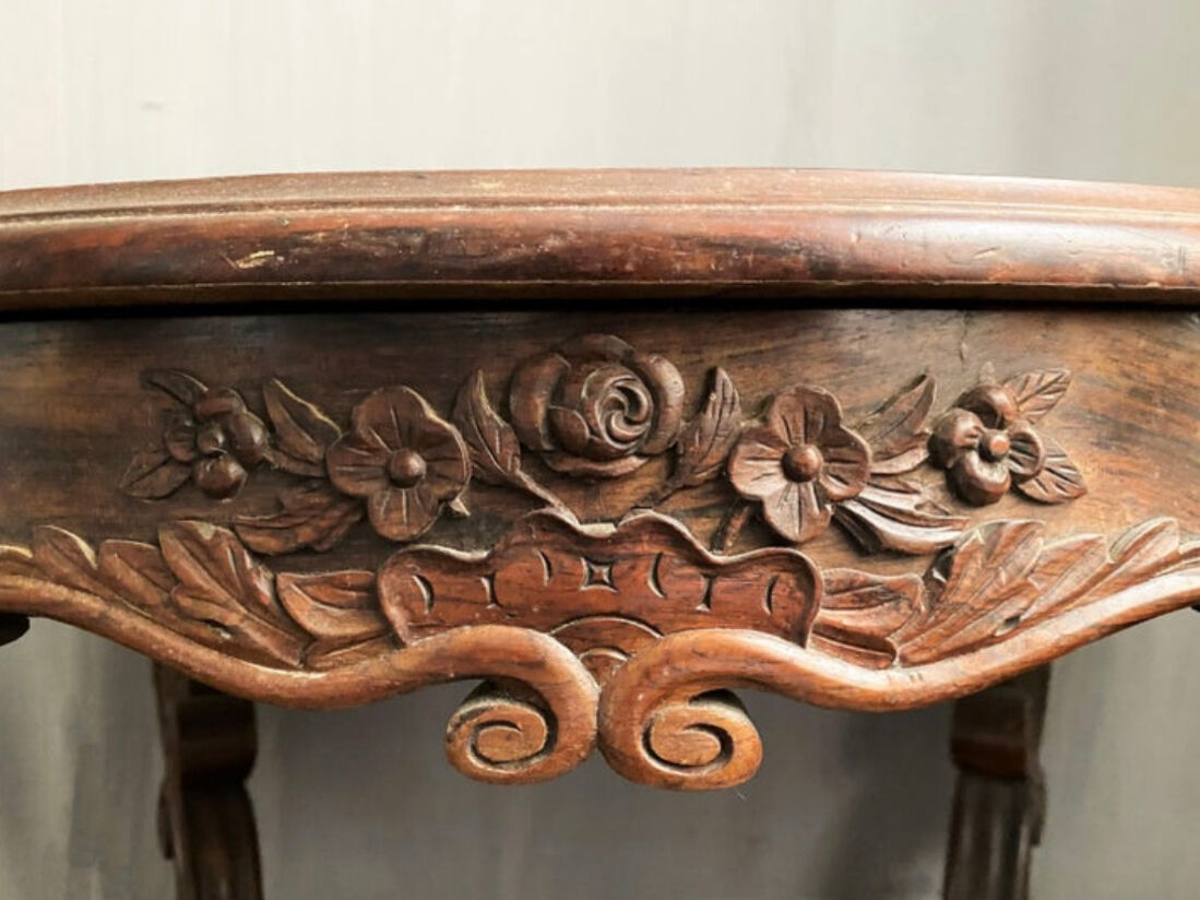 Oval table of Napoleon III period Late nineteenth century