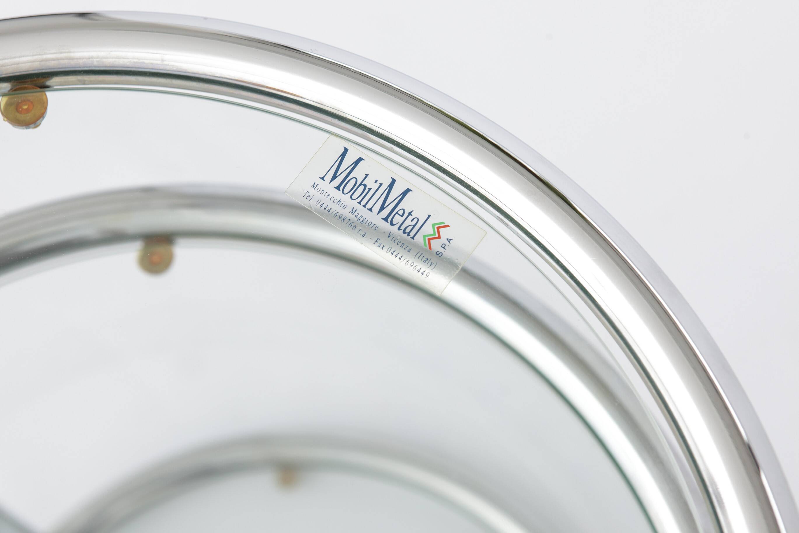 Table d'appoint vintage en chrome et verre, Allemagne années 1970, style mid-century moderne ronde.