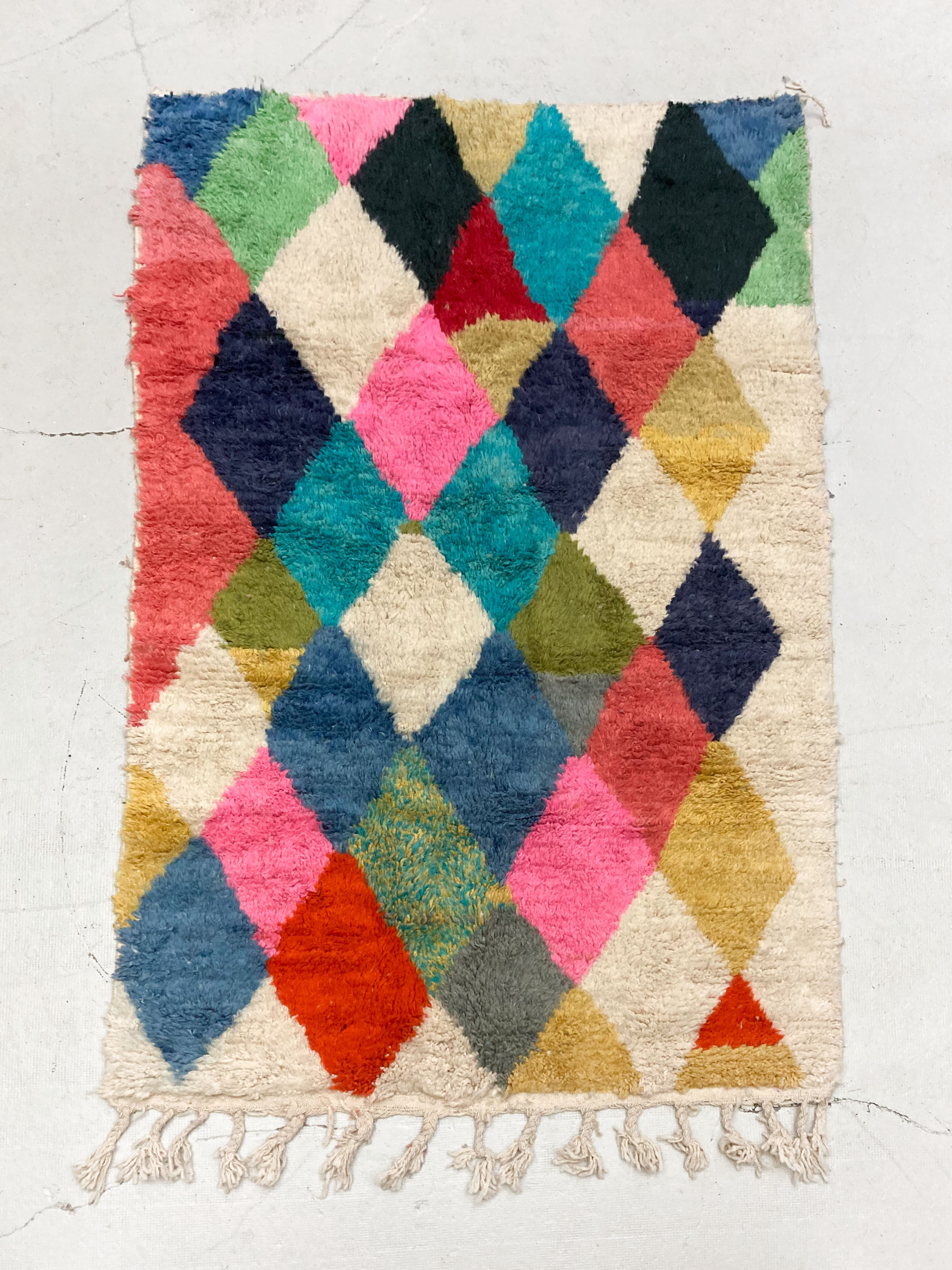 Moroccan Berber rug Boujaad ecru multicolored diamonds 232x147cm