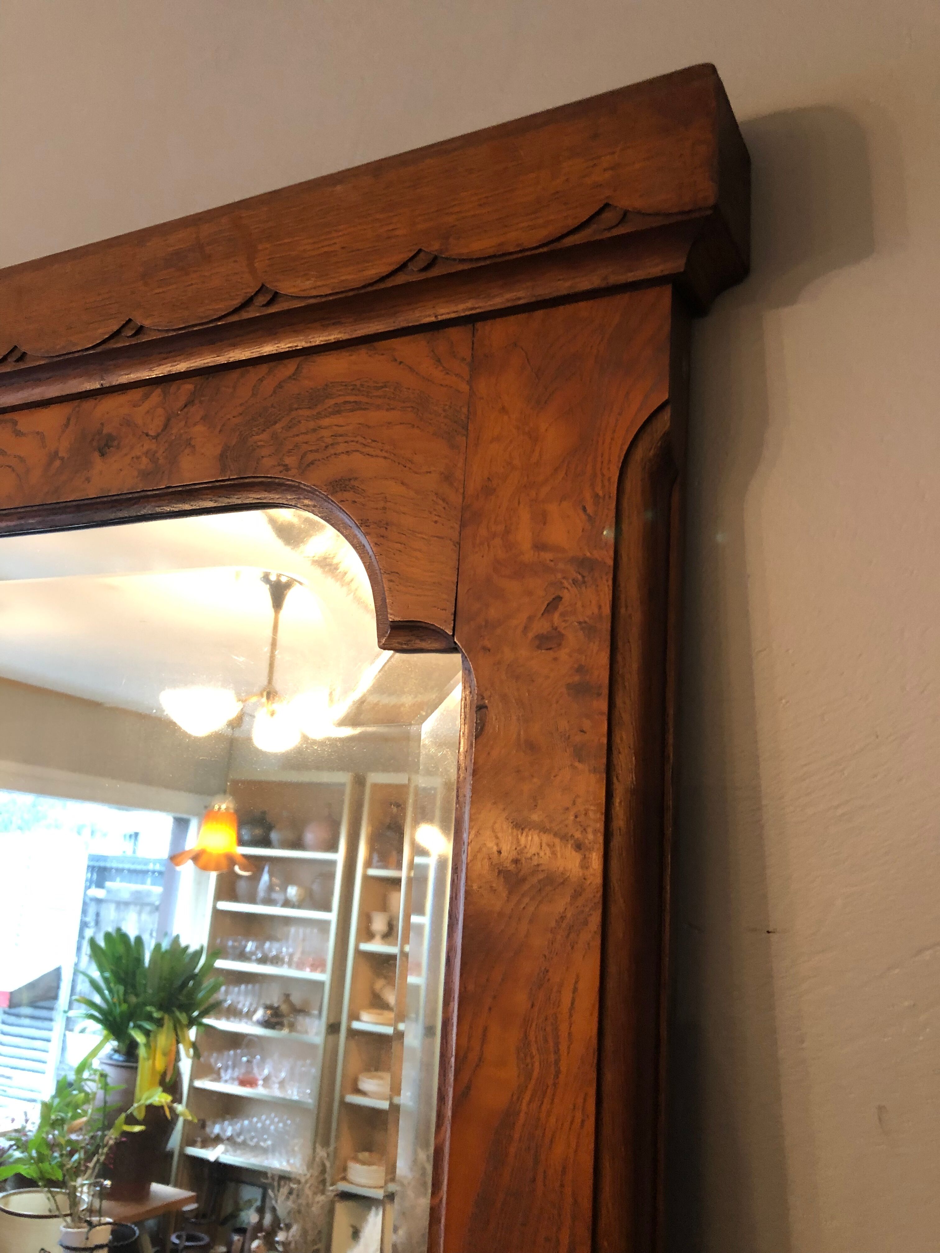 Mirror to pose art deco