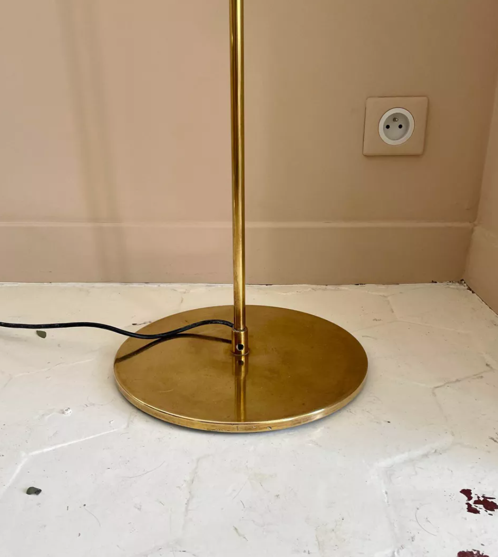 Vintage modernist floor lamp Saint Germain Lumière, brass, France 1980