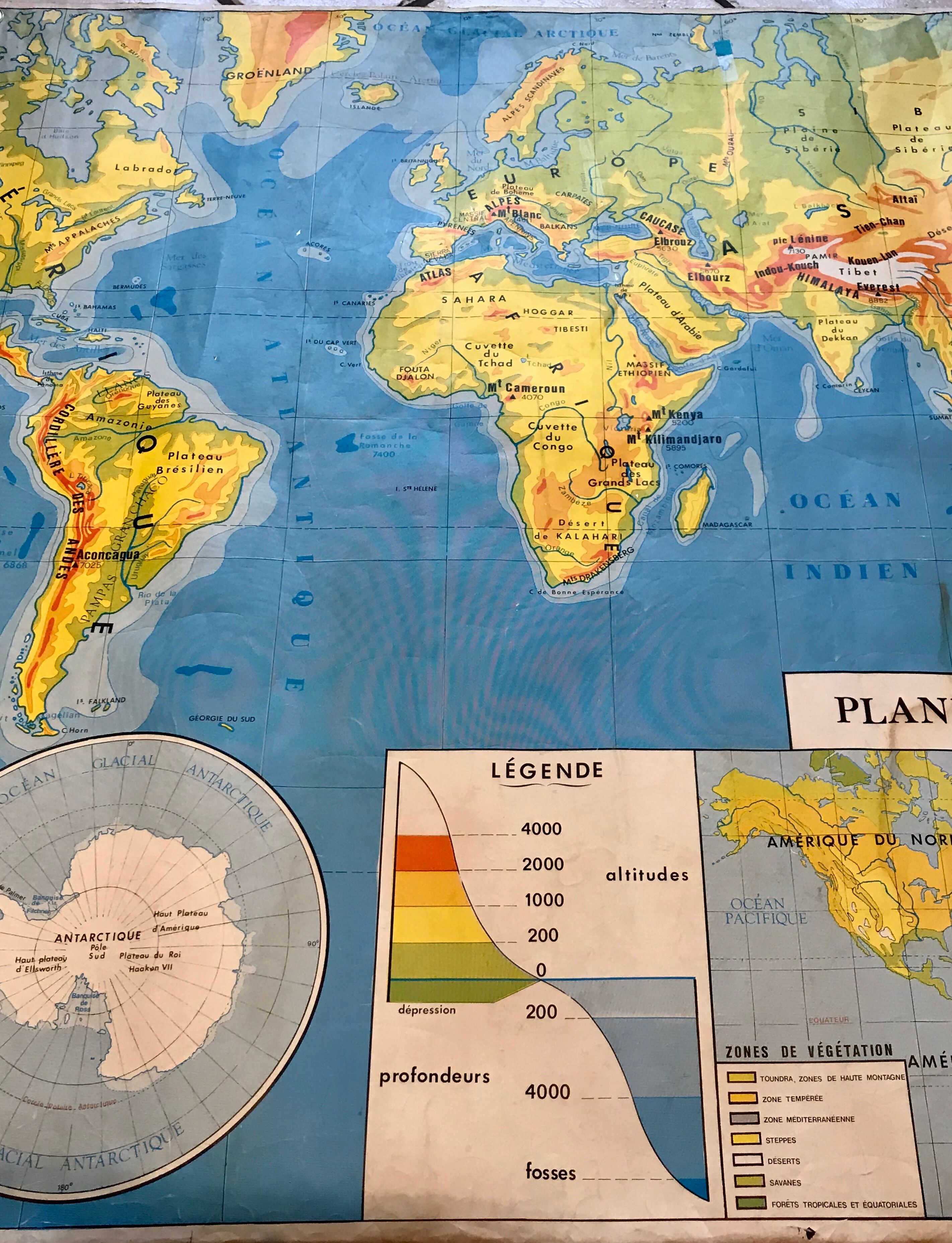 School map of the world / political and physical planisphere 60s