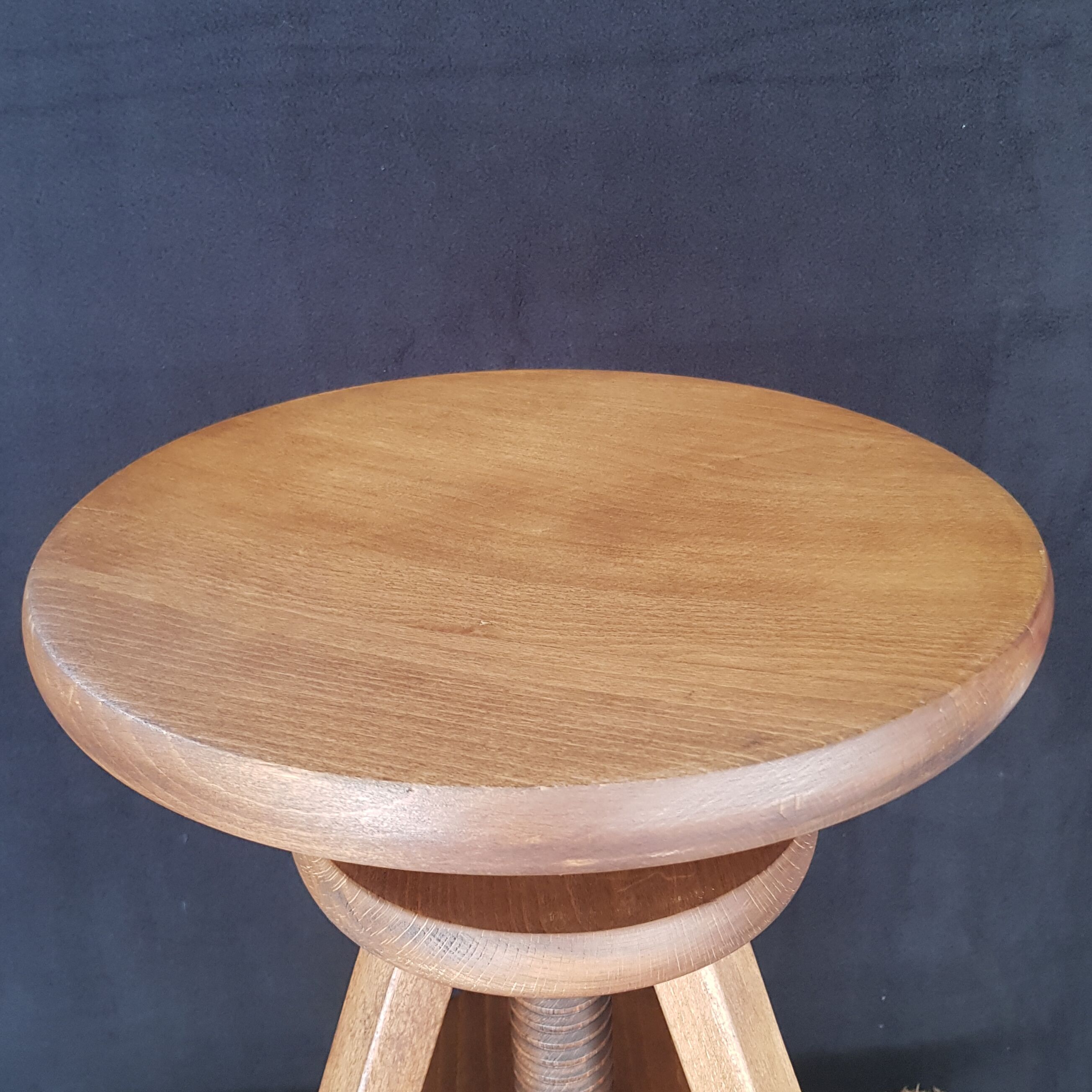 Workshop stool