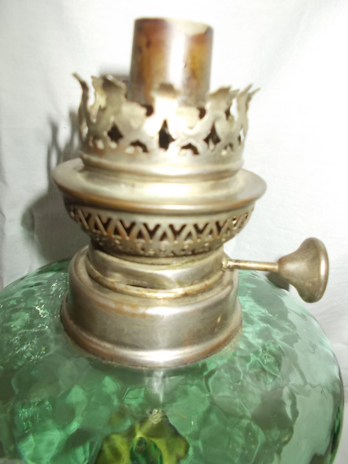 Tin foot oil lamp