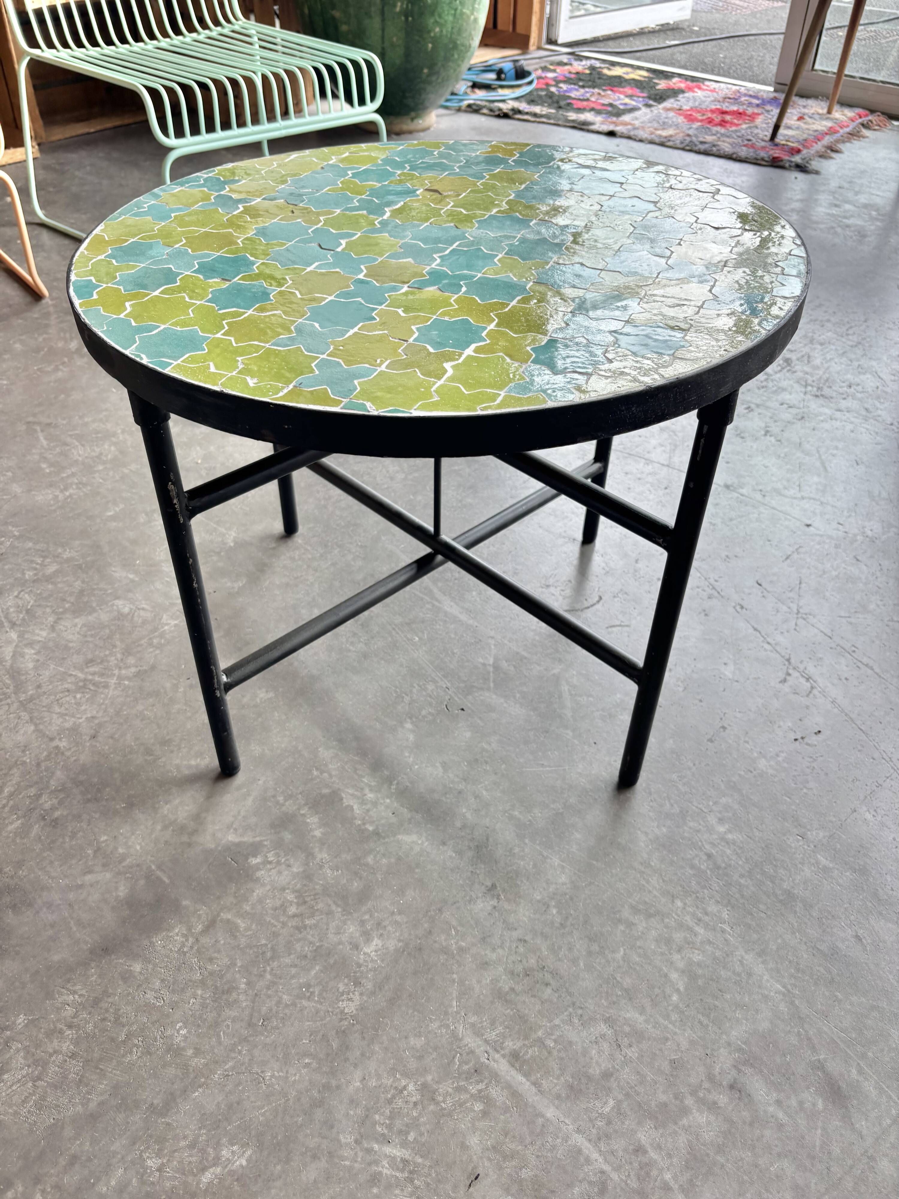 Table basse  ronde en zellige vert et turquoise 60 cm de diamètres