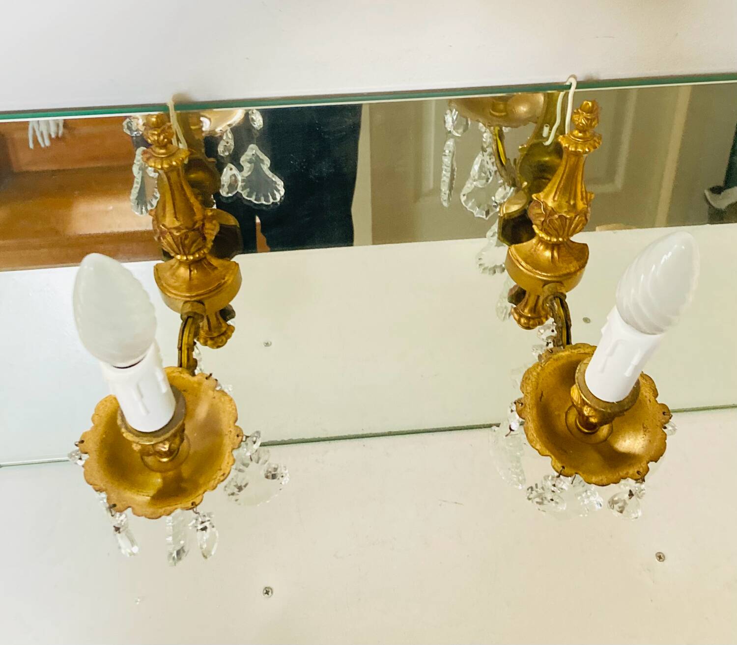 Louis XV wall lights in gilded bronze with pendants, mid-20th century / n°2