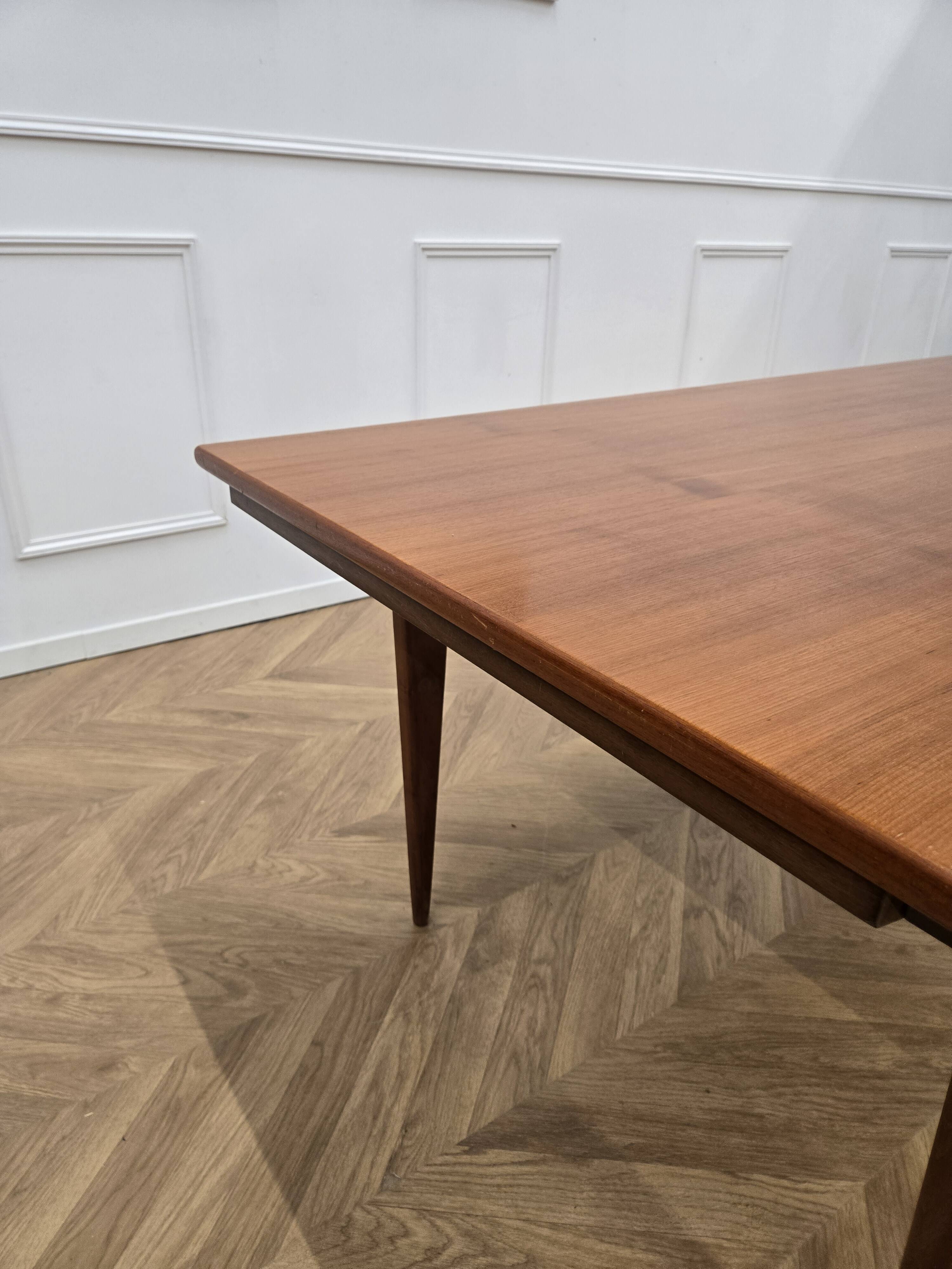 Scandinavian table