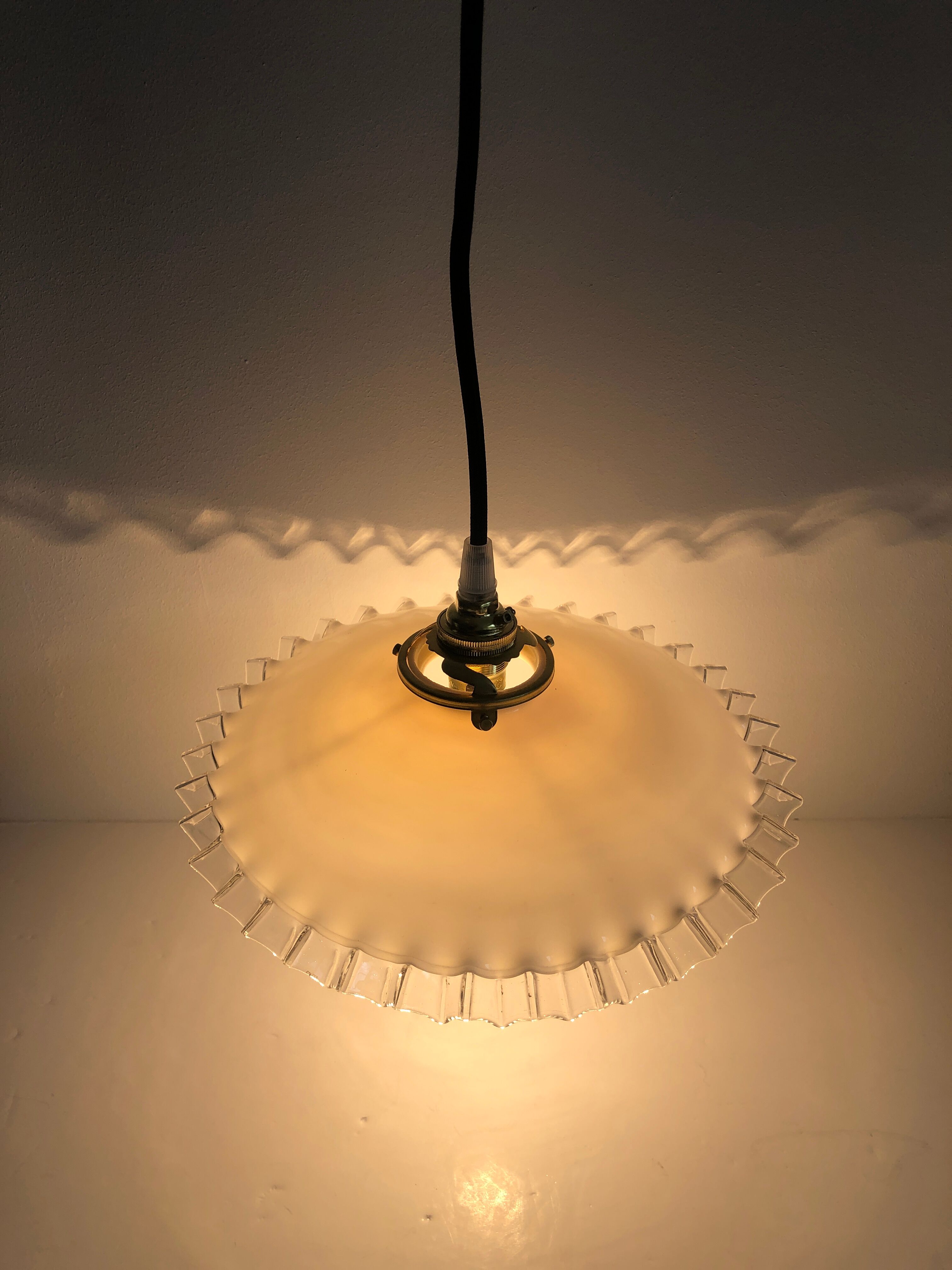 White opaline suspension