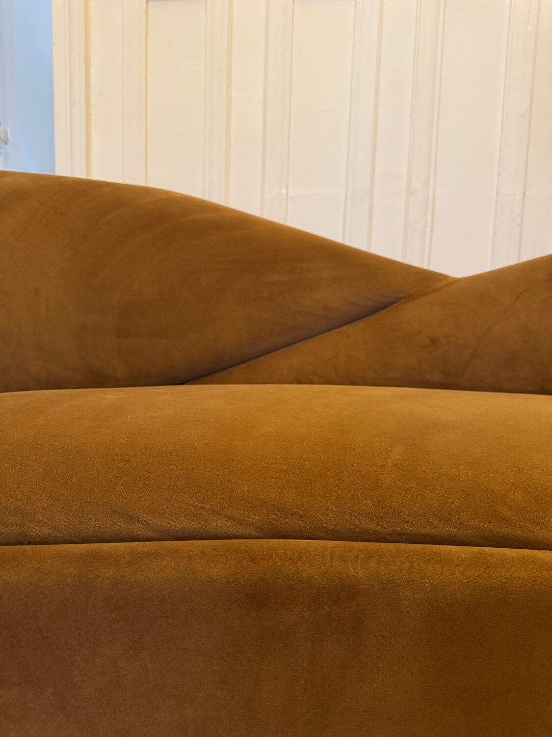 Canapé Night Fever 3 Places Kare Design Velours Marron.