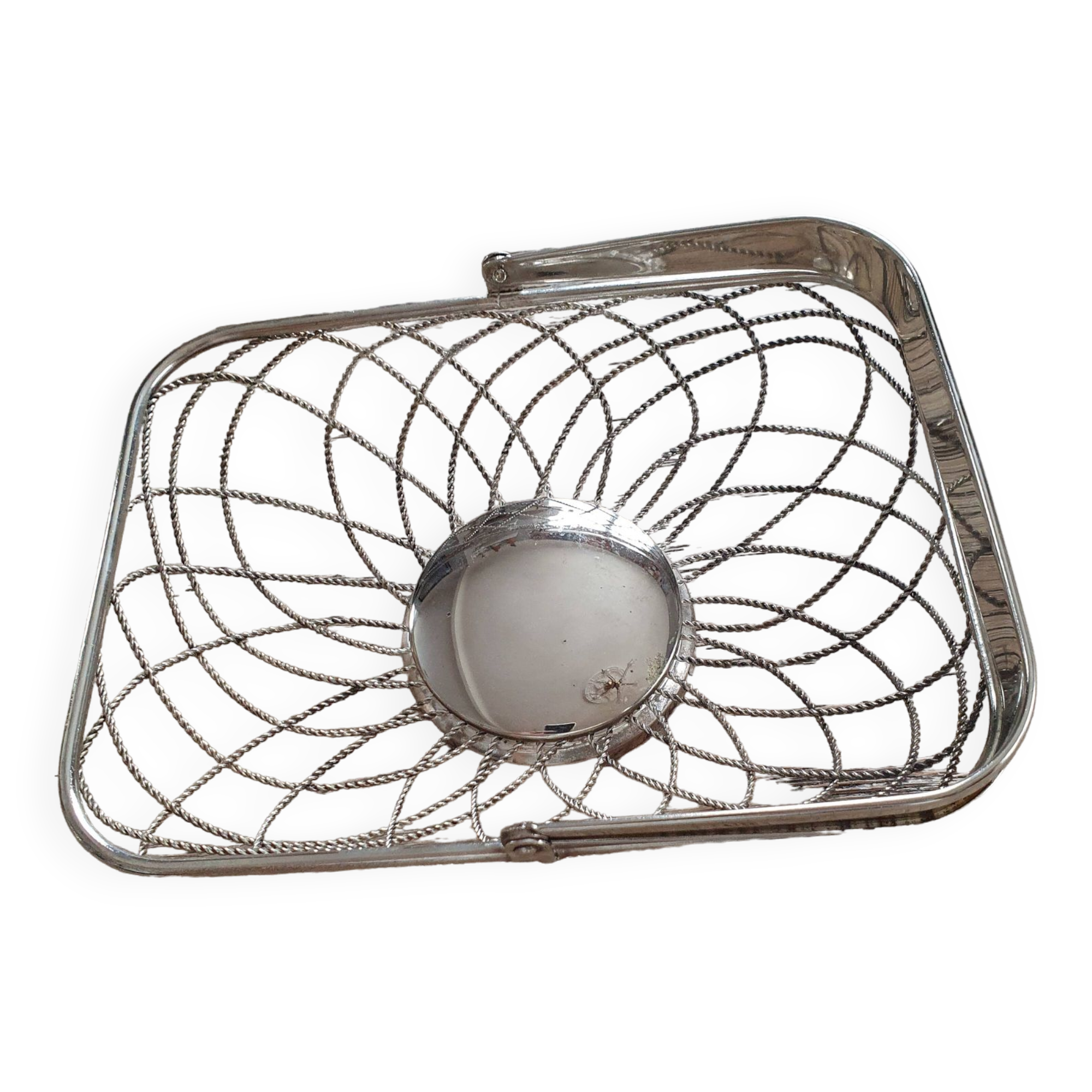 Basket / Basket in chrome-plated braided metal.