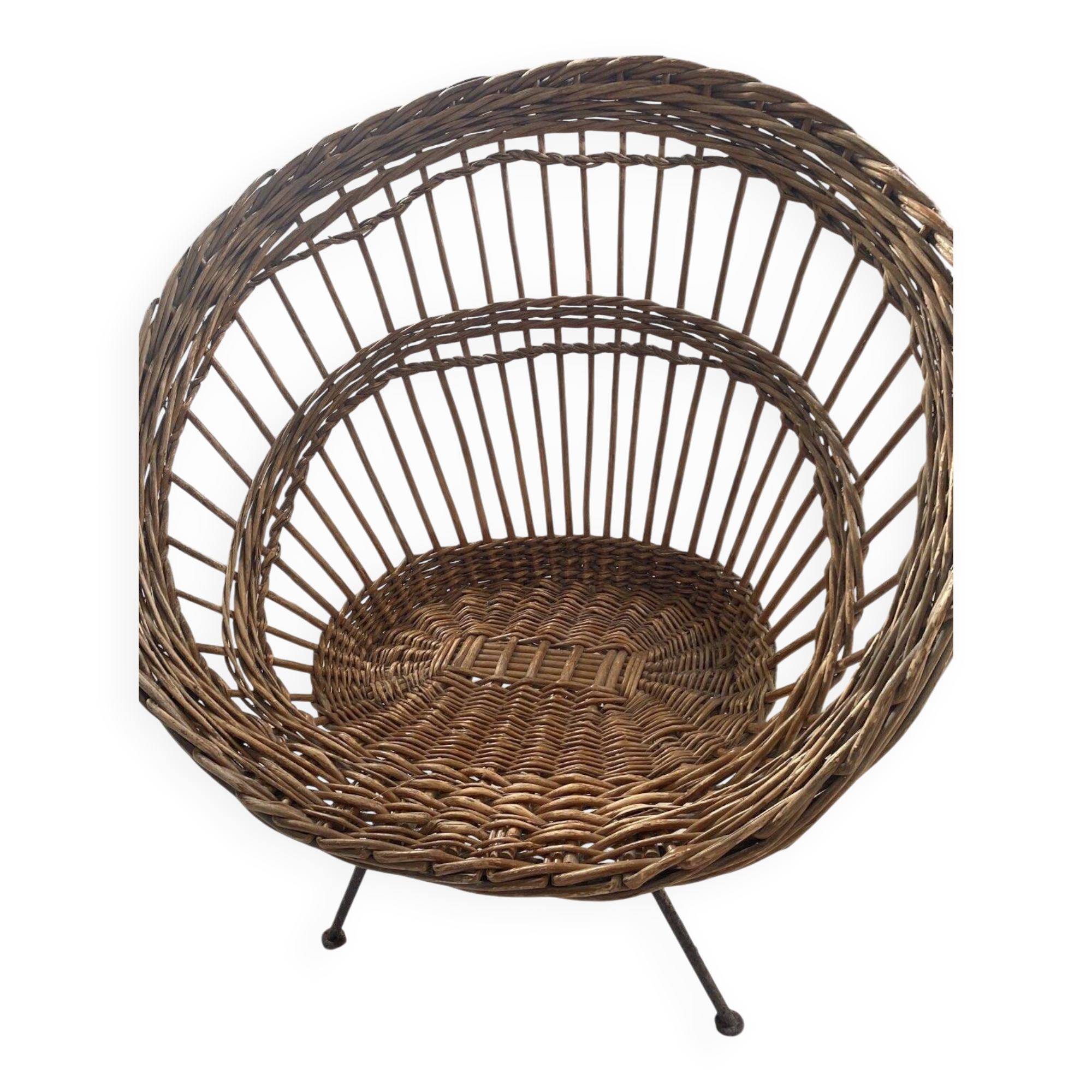 Vintage armchair – good condition, small legs