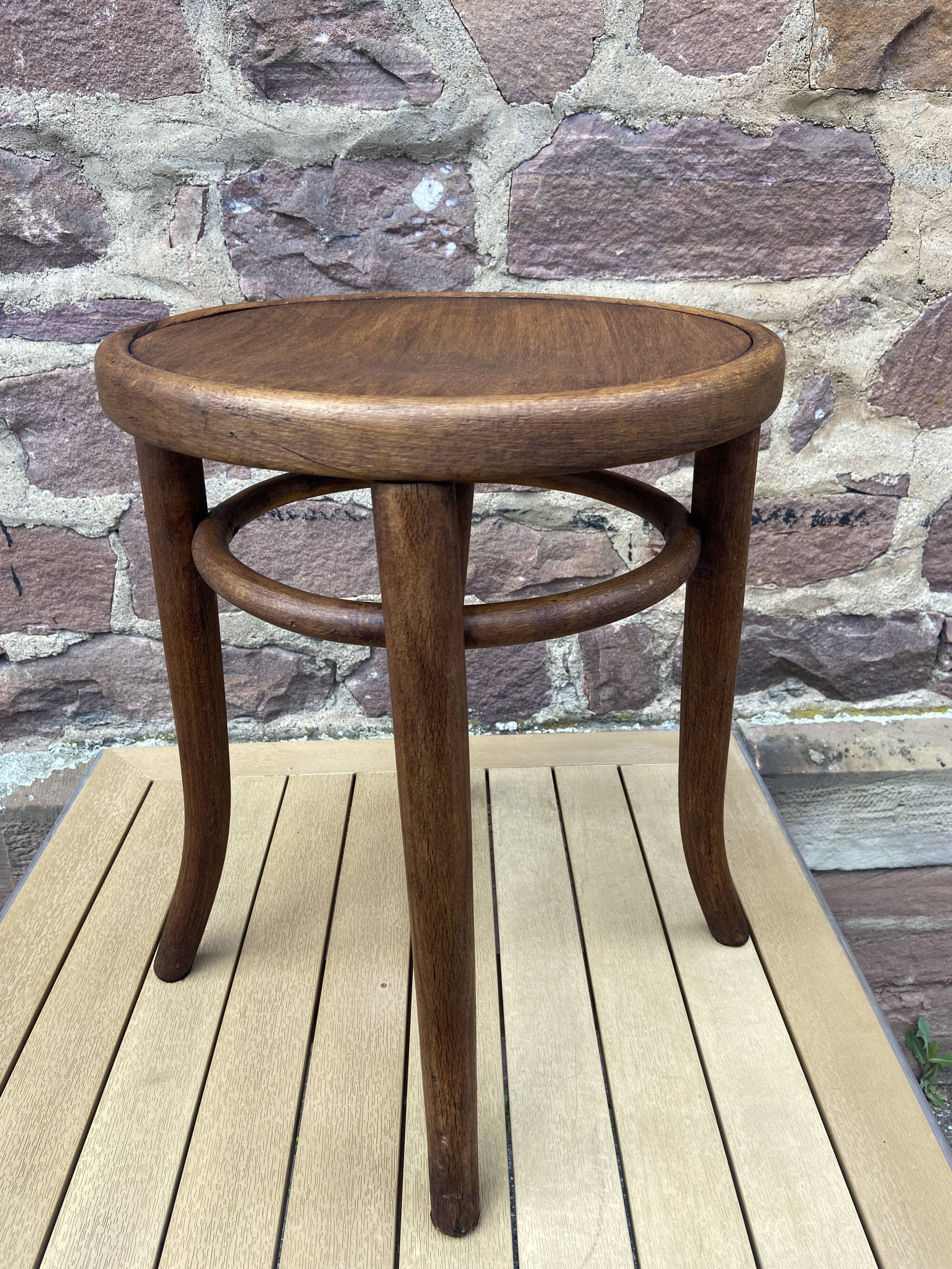 Viennese Thonet piano stool curved wood 1900 bentwood stool Thonet hocker Bugholzhocker