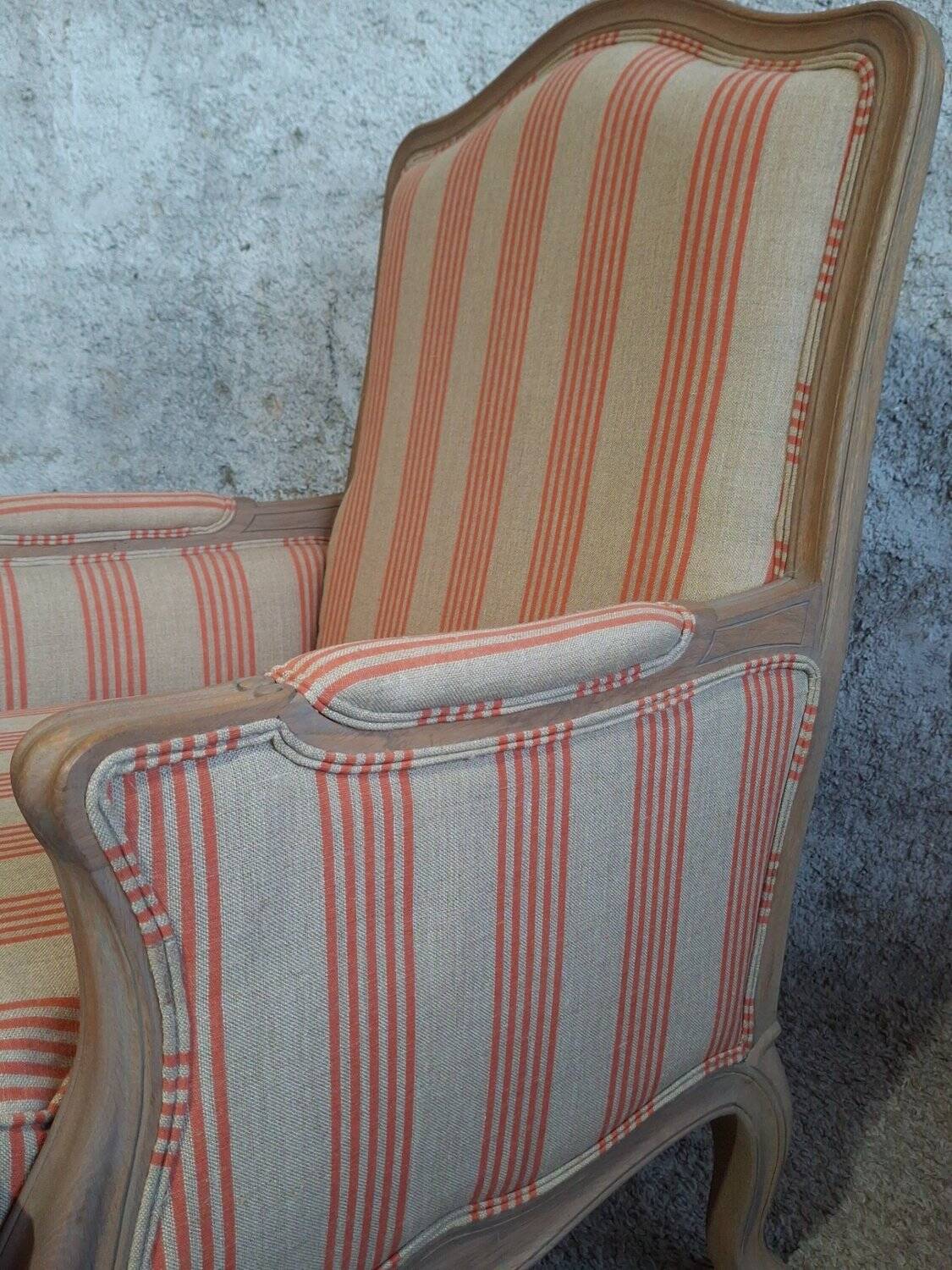 Louis XV bergère style, cerused, reupholstered in coral striped linen – Very good condition.