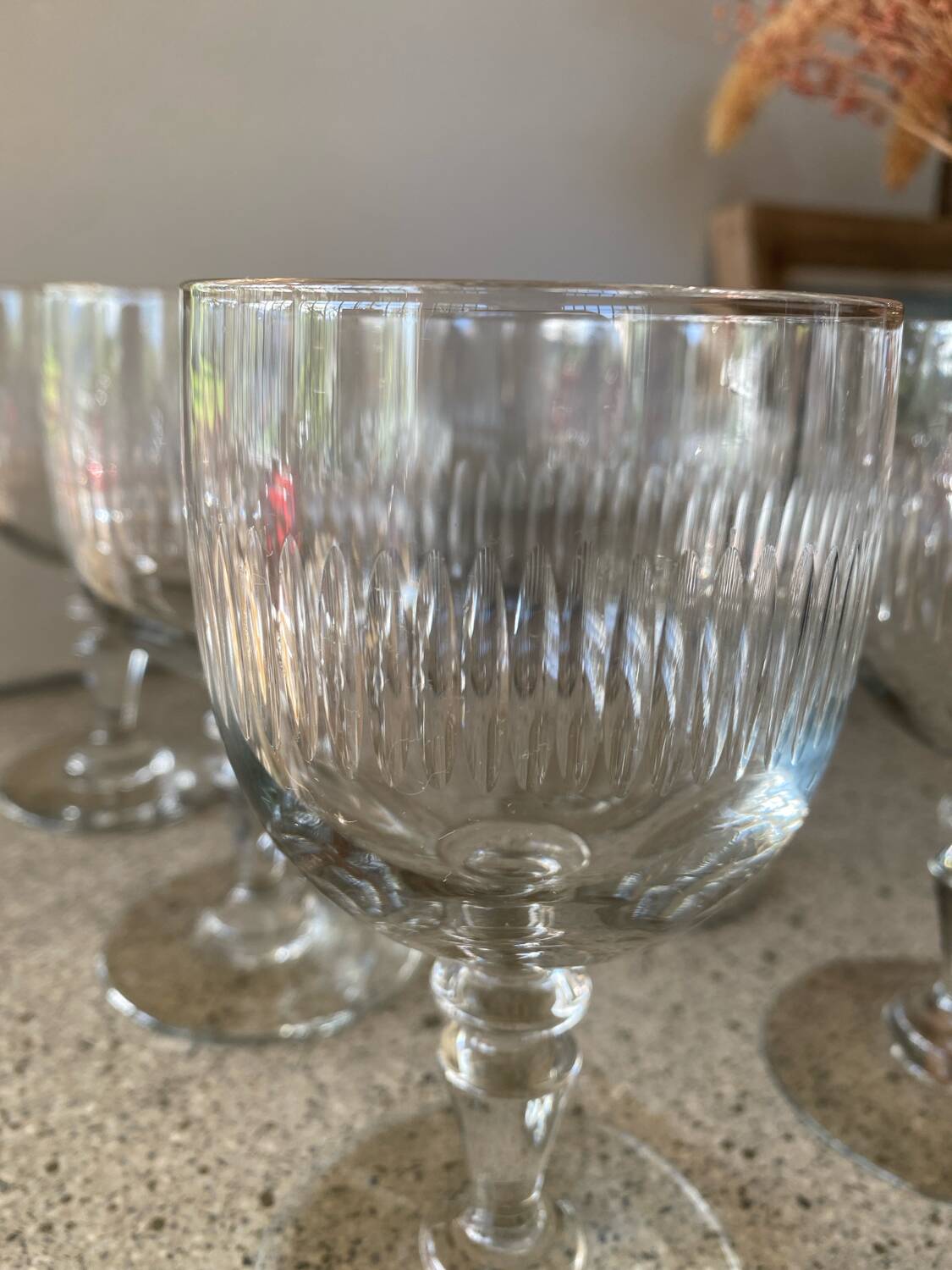 6 chiseled glass wine glasses