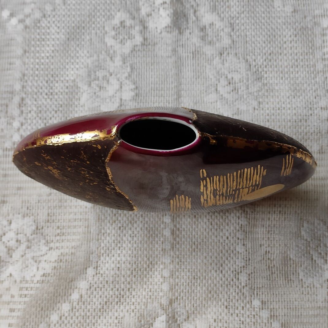 Virebent porcelain art vase