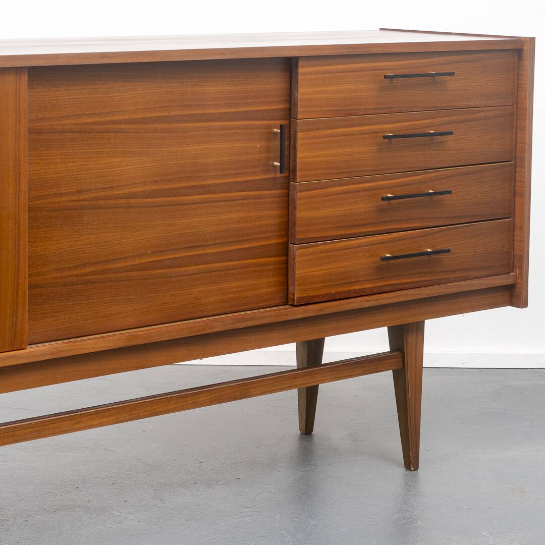 Enfilade années 50, bois de noyer, restaurée, 233cm