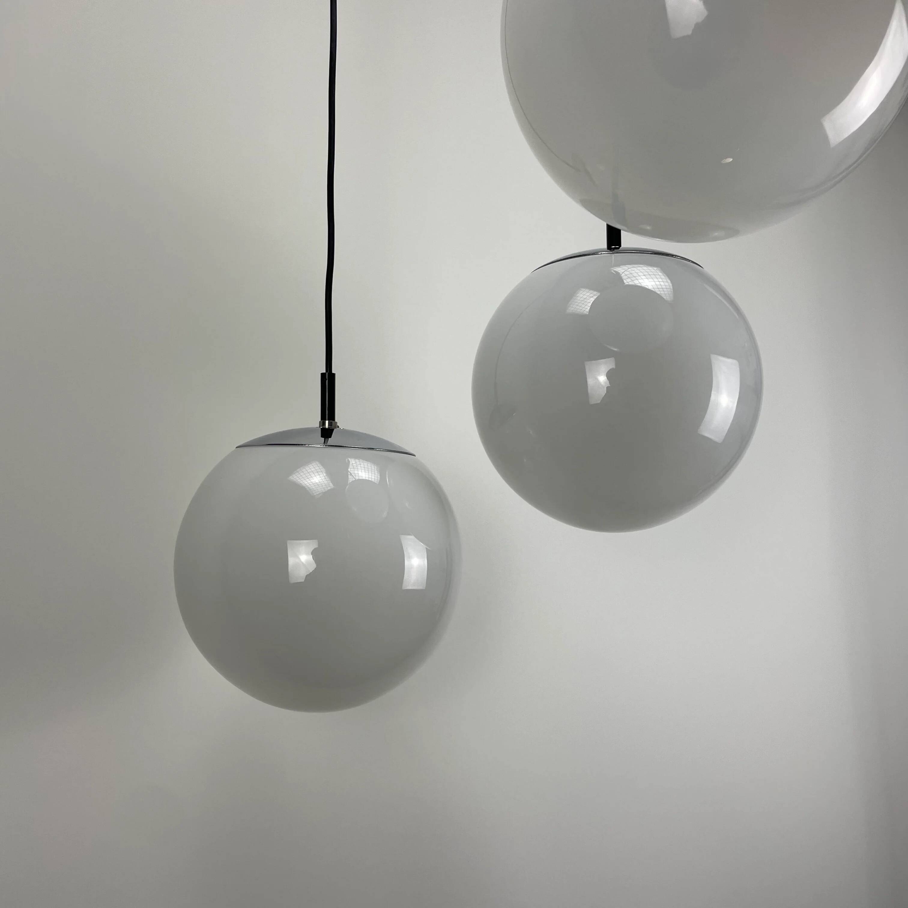 Suspension globe cascade MIST by RAAK Amsterdam 'Morning Mist', pendant lamp, 1970