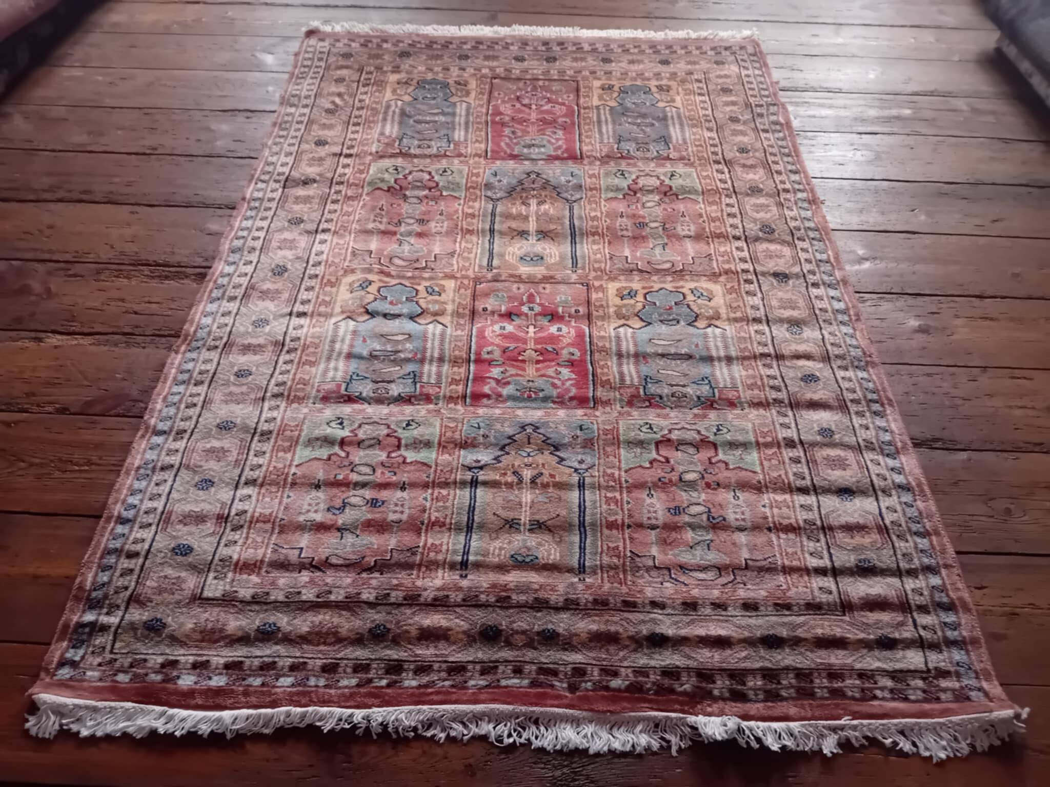 Handmade Pakistani Kafkazi Rug 183x129cm