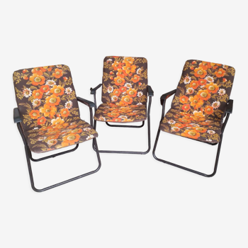 3 folding chairs
