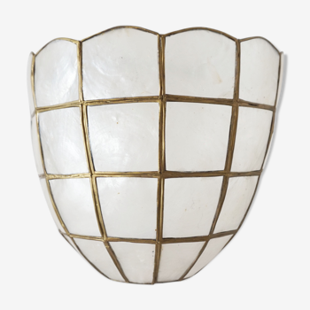 Vintage mother-of-pearl wall lamp shell shape