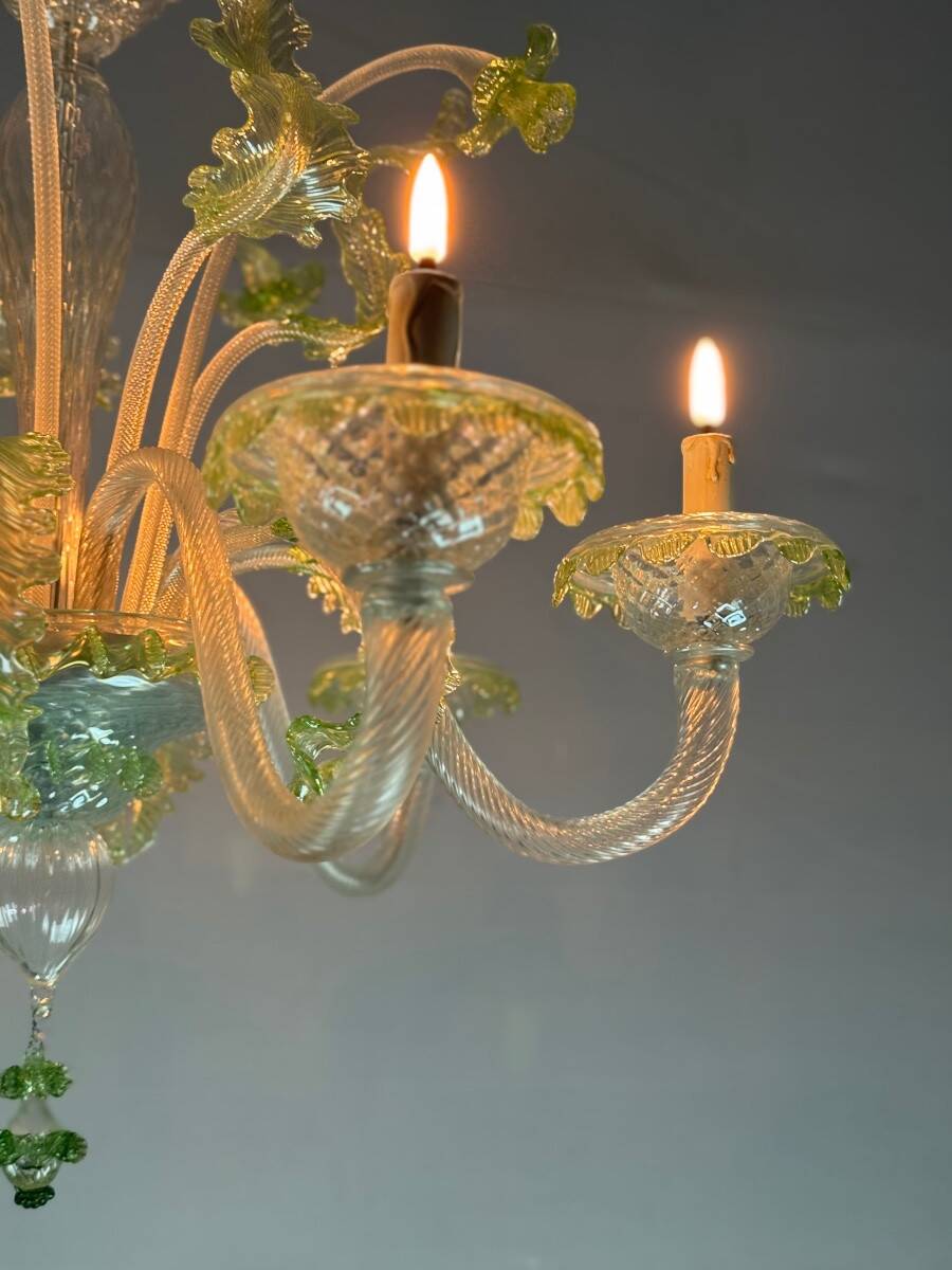 Venetian chandelier in colorless and green Murano glass, 6 light arms circa 1940