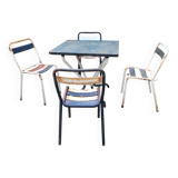 Helix table with its 4 chairs