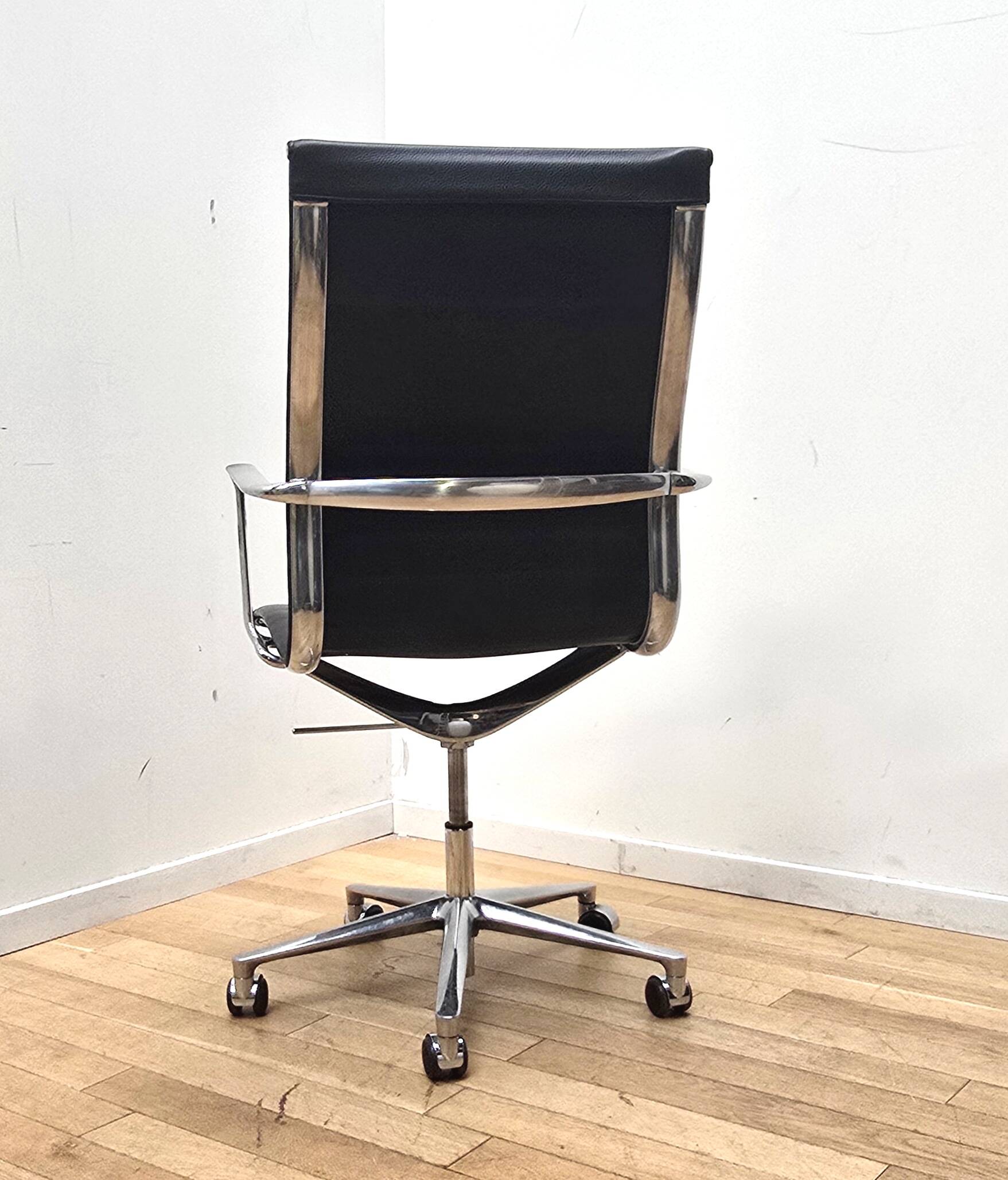 Una Chair Management executive chair, ICF