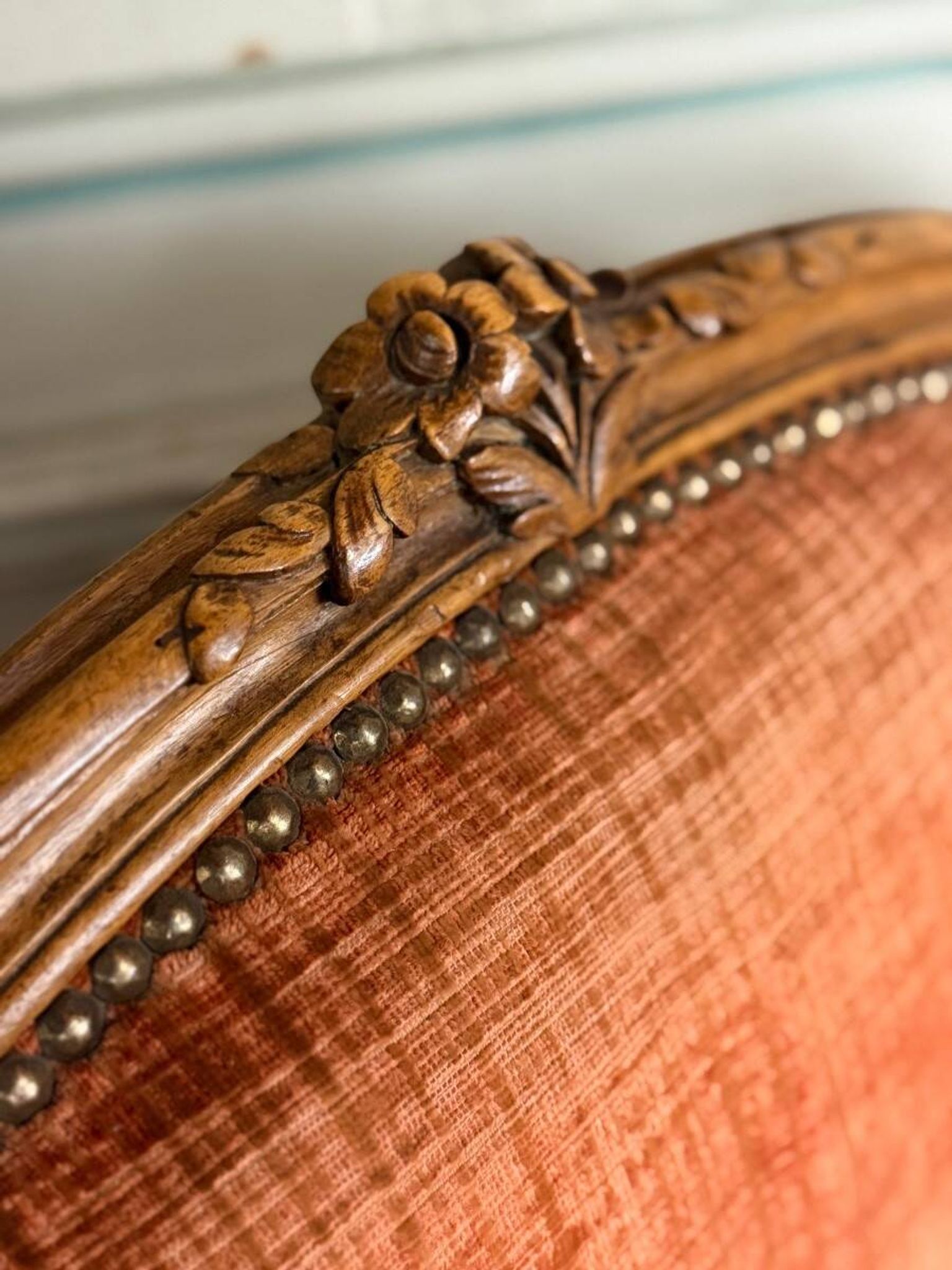 Paire de fauteuils transitions en bois sculpté, XVIIIème siècle