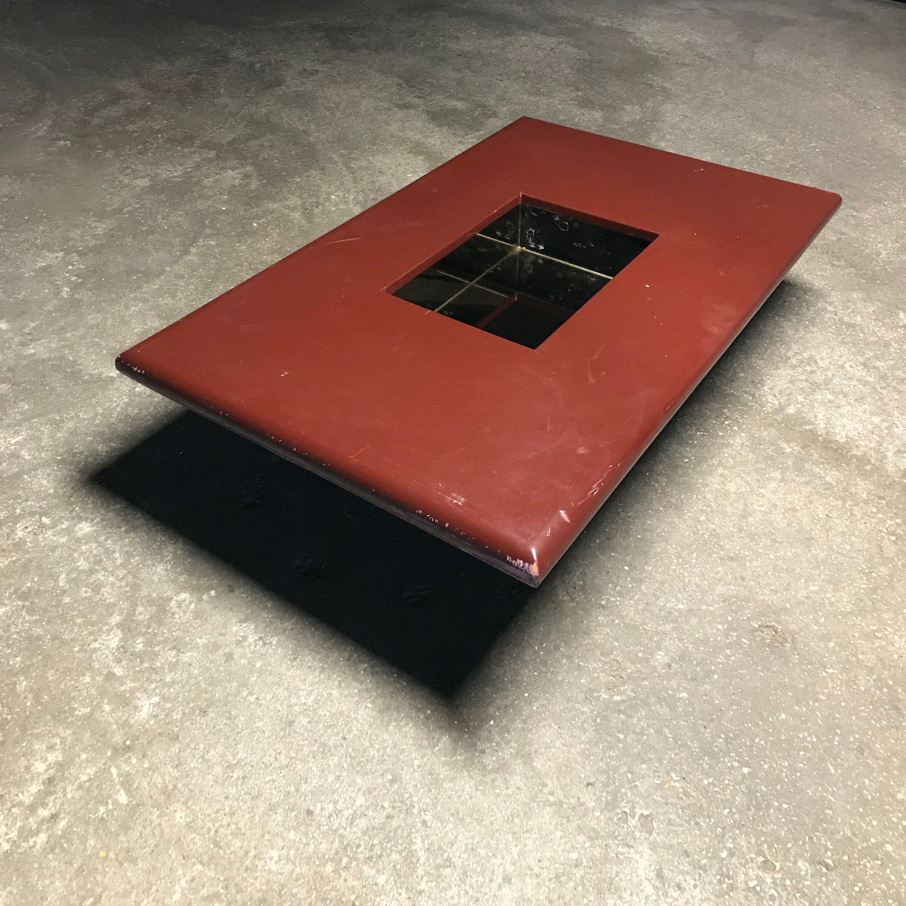 Table basse de Jean Claude mahey, laque, 1970, design vintage