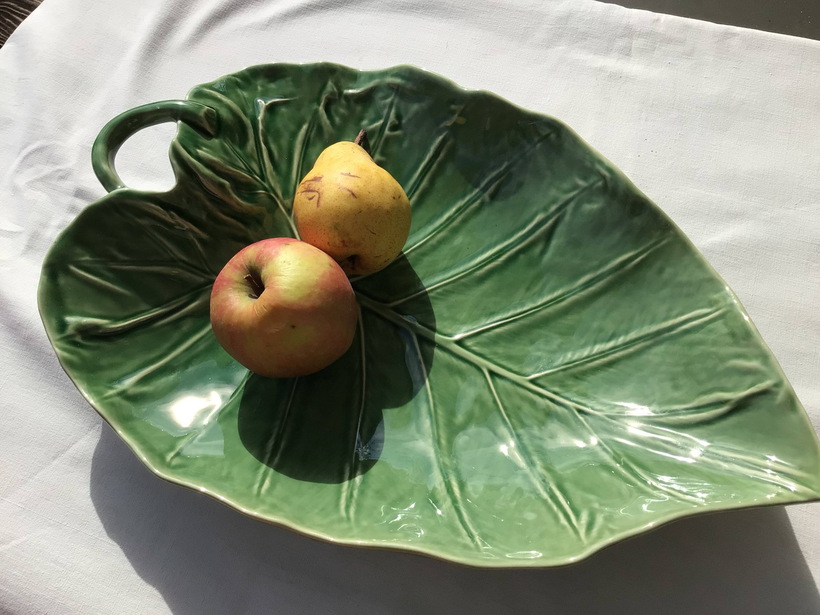 Exotic leaf fruit bowl