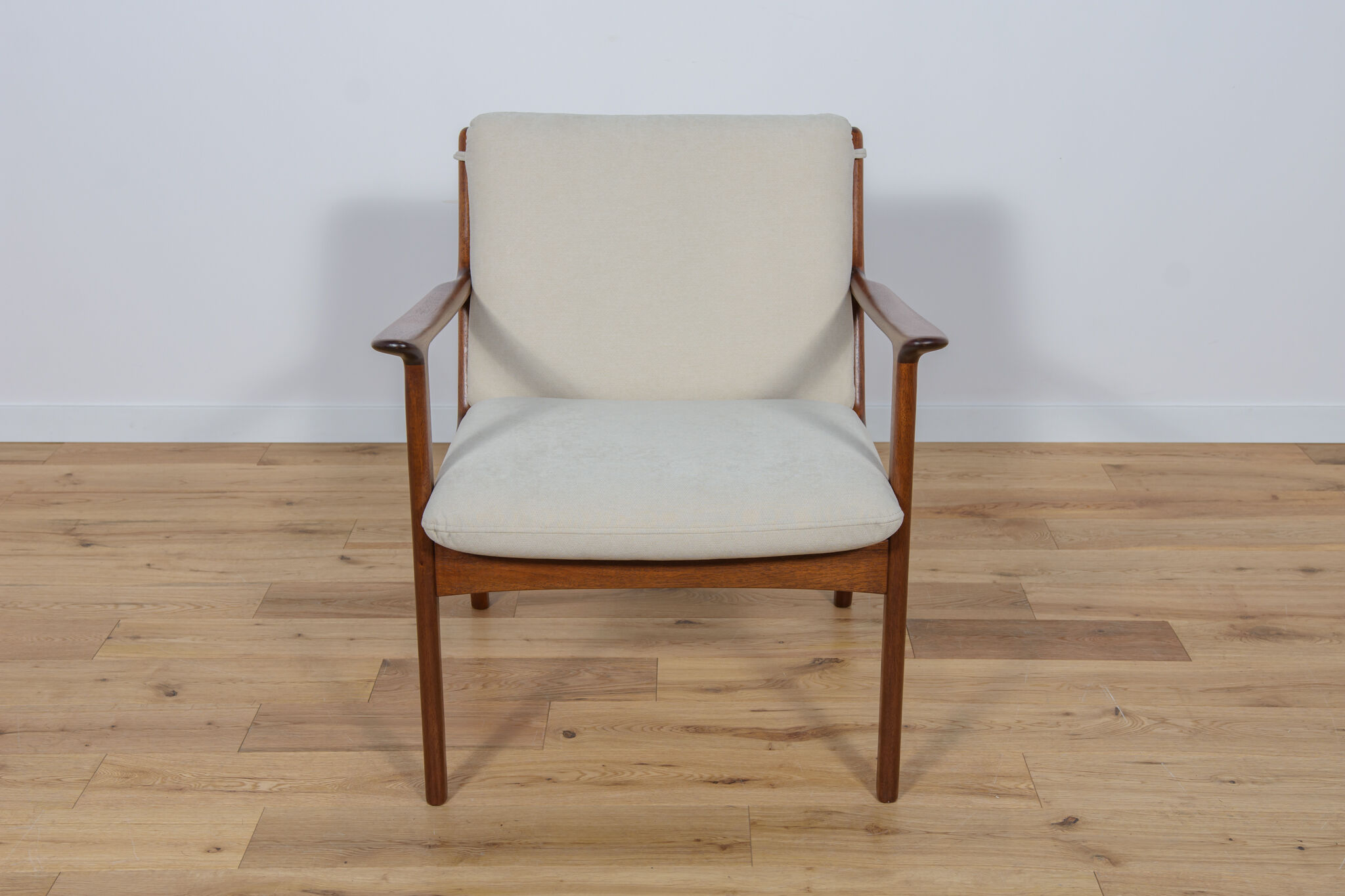 PJ112 Lounge Chairs by Ole Wanscher for Poul Jeppesens, 1960s, Set of 2