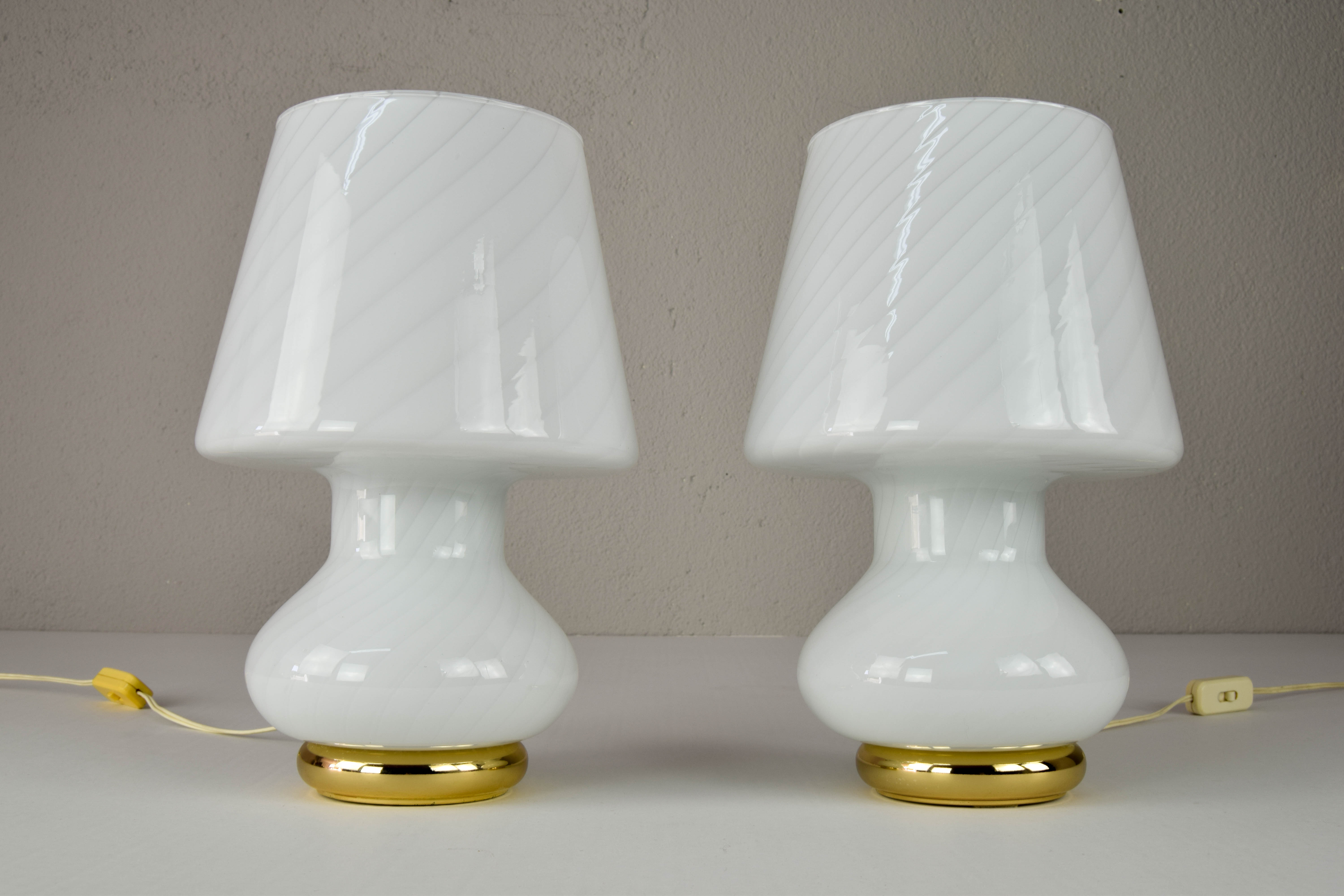 Pair of MidCentury Modern Murano Glass Mushroom Table Lamps for Vetri Italy 1960